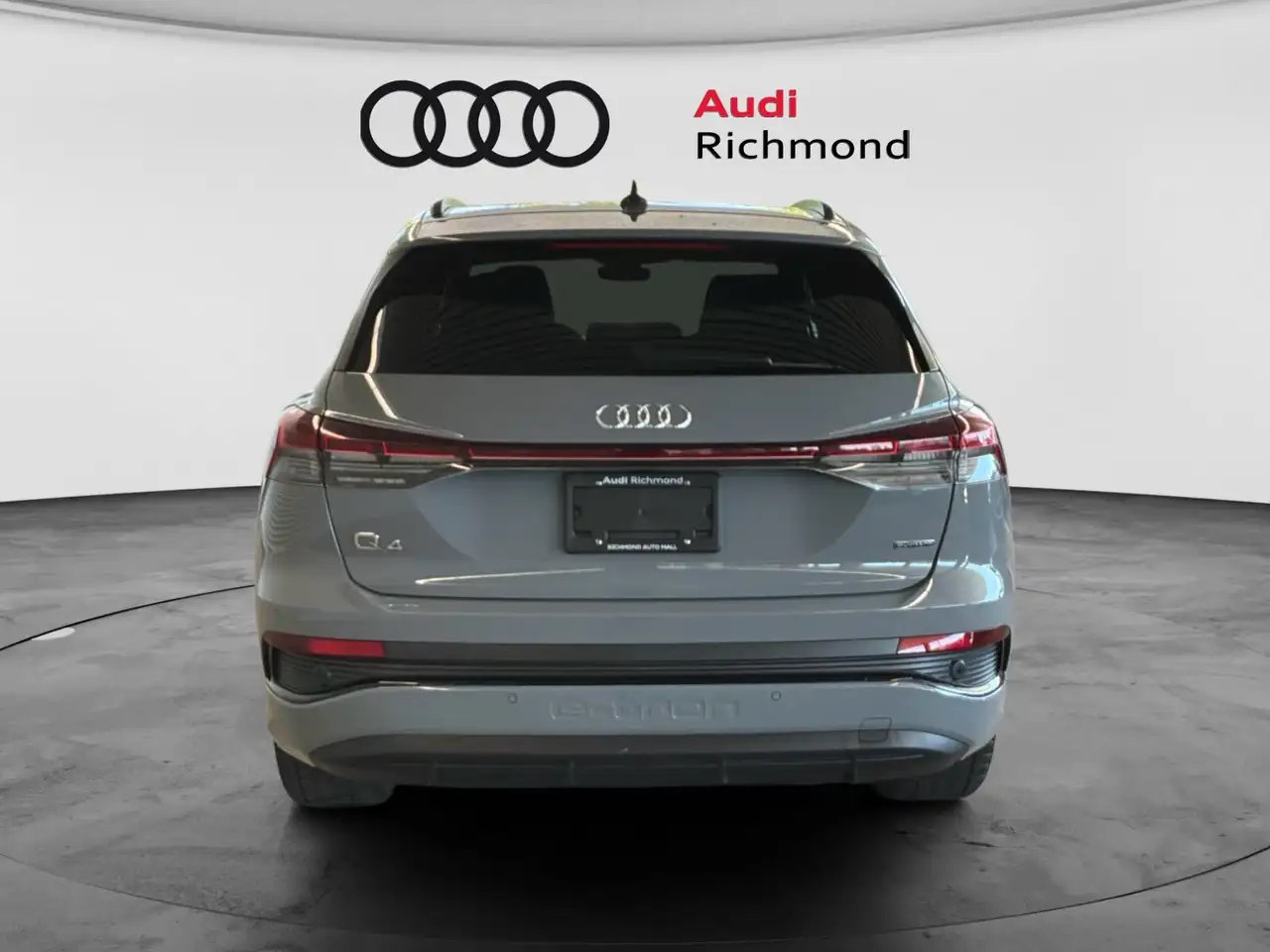 Audi Q4 e-tron снимка Audi Q4 e-tron