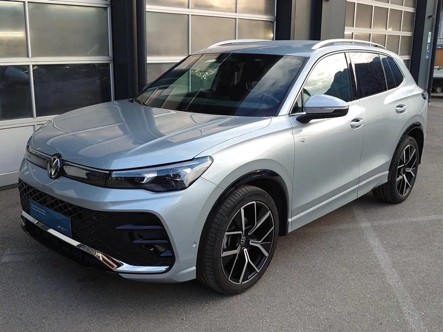 Volkswagen Tiguan 1.5 eTSI 110 kW R-Line Grau - 1
