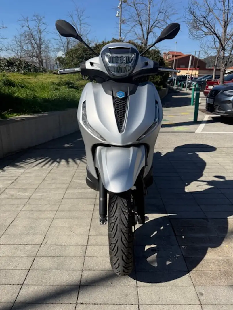 Piaggio Beverly 300 300 HPE S Plateado - 1