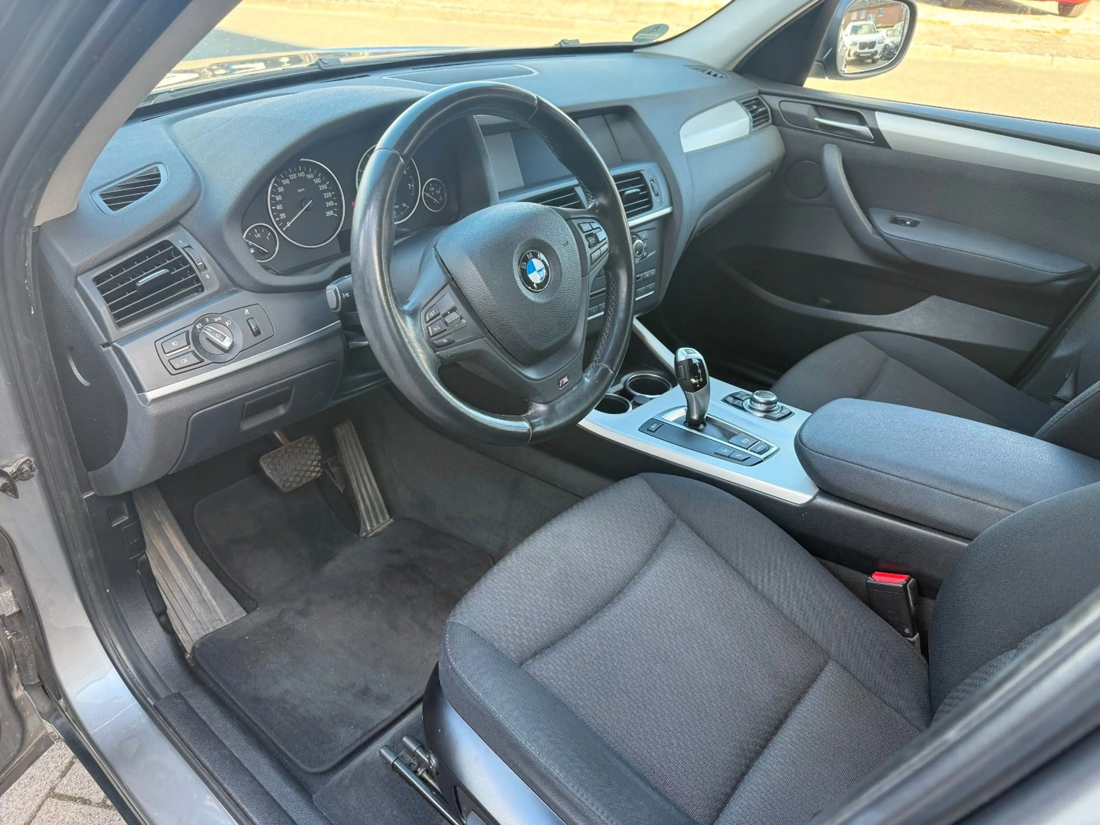 BMW X3 xDrive 28 i Klima Navi Xenon Kamera — photo 14