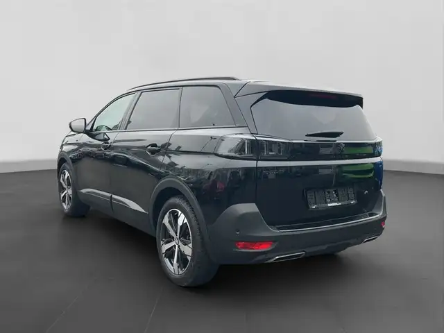 Peugeot 5008 view 3