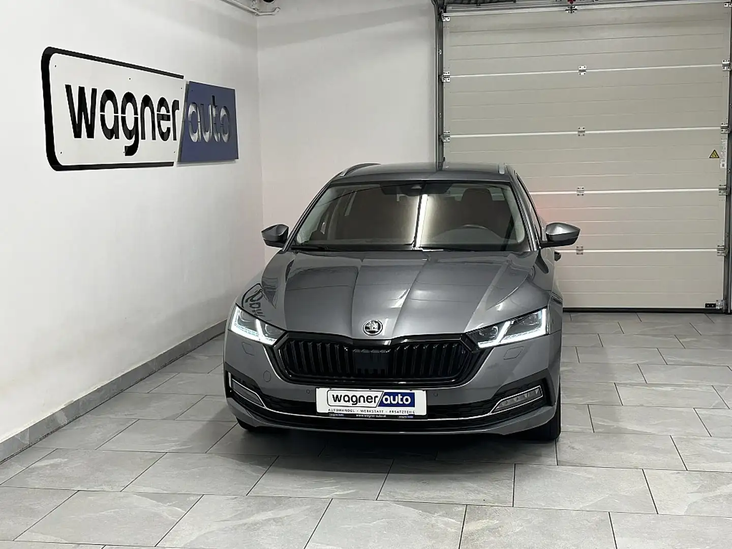 Skoda Octavia Combi 2,0 TDI Style DSG.Matrix LED/ACC/Navi/el.... Grau - 1