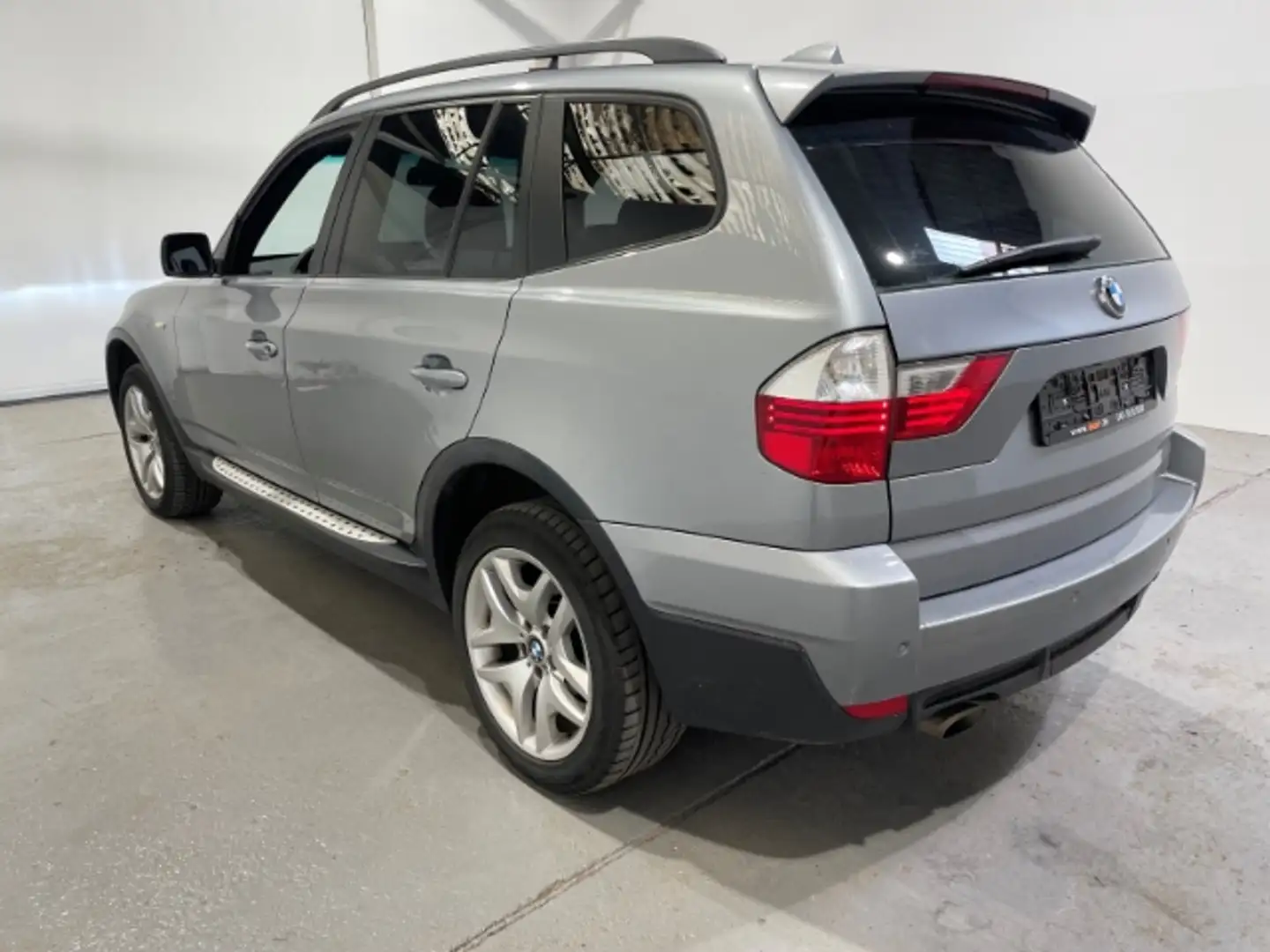 BMW X3 2.0 D xDrive Leder Navi Xenon Tempomat Silber - 2