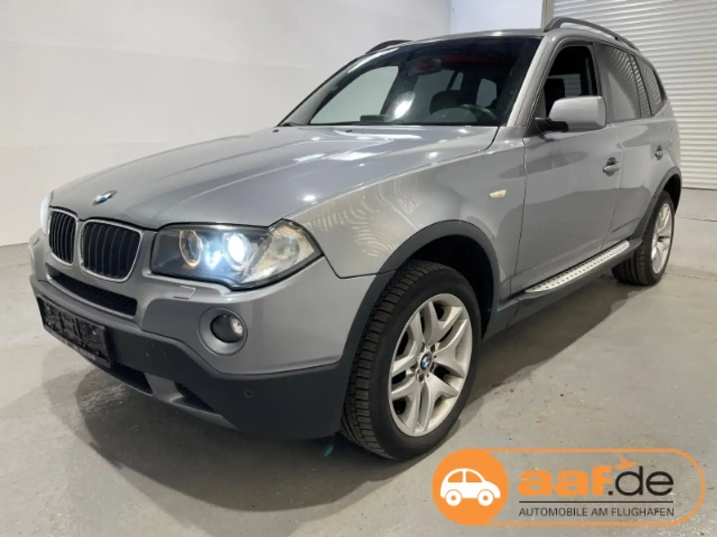 BMW X3 2.0 D xDrive Leder Navi Xenon Tempomat Silber - 1