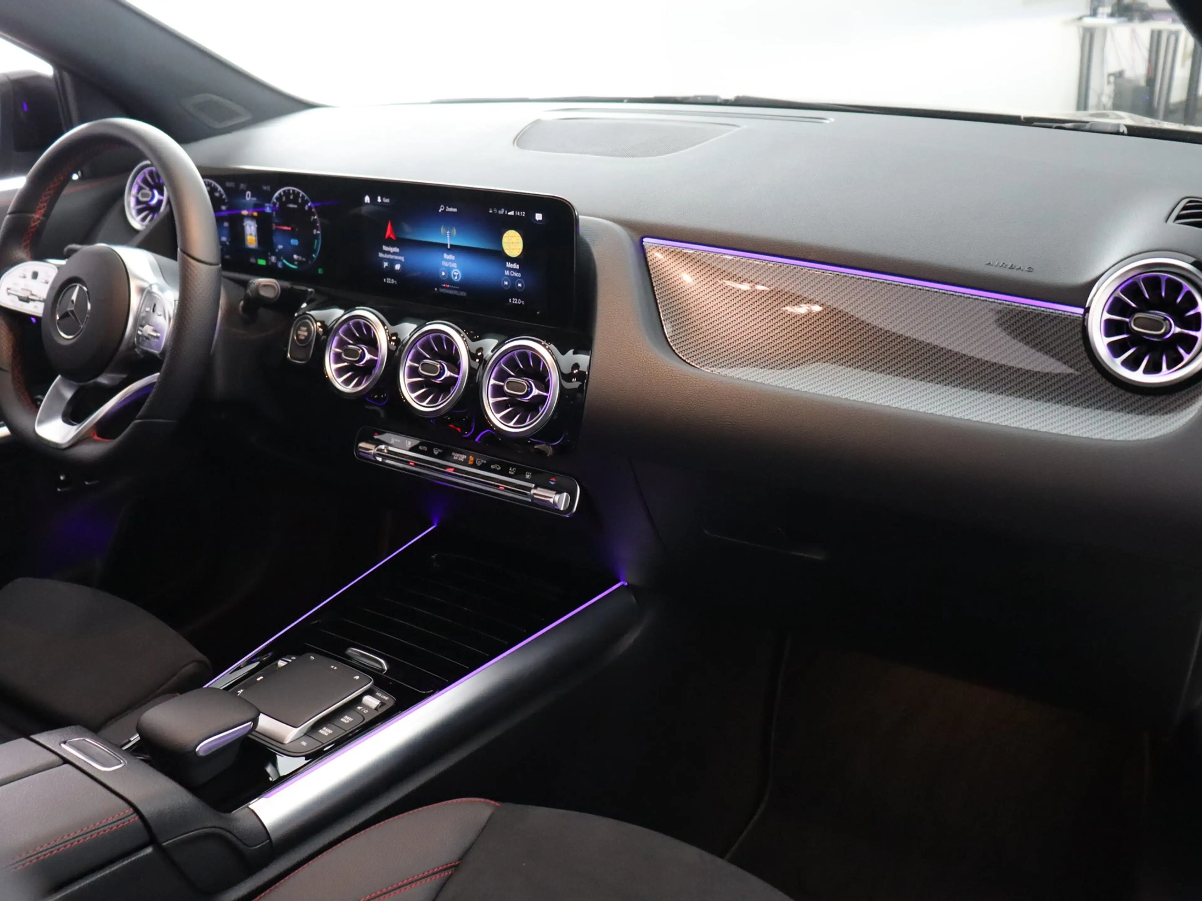 Mercedes-Benz GLA 250 e AMG Line (Pano / 360 Camera / Burmester / ACC / — photo 48