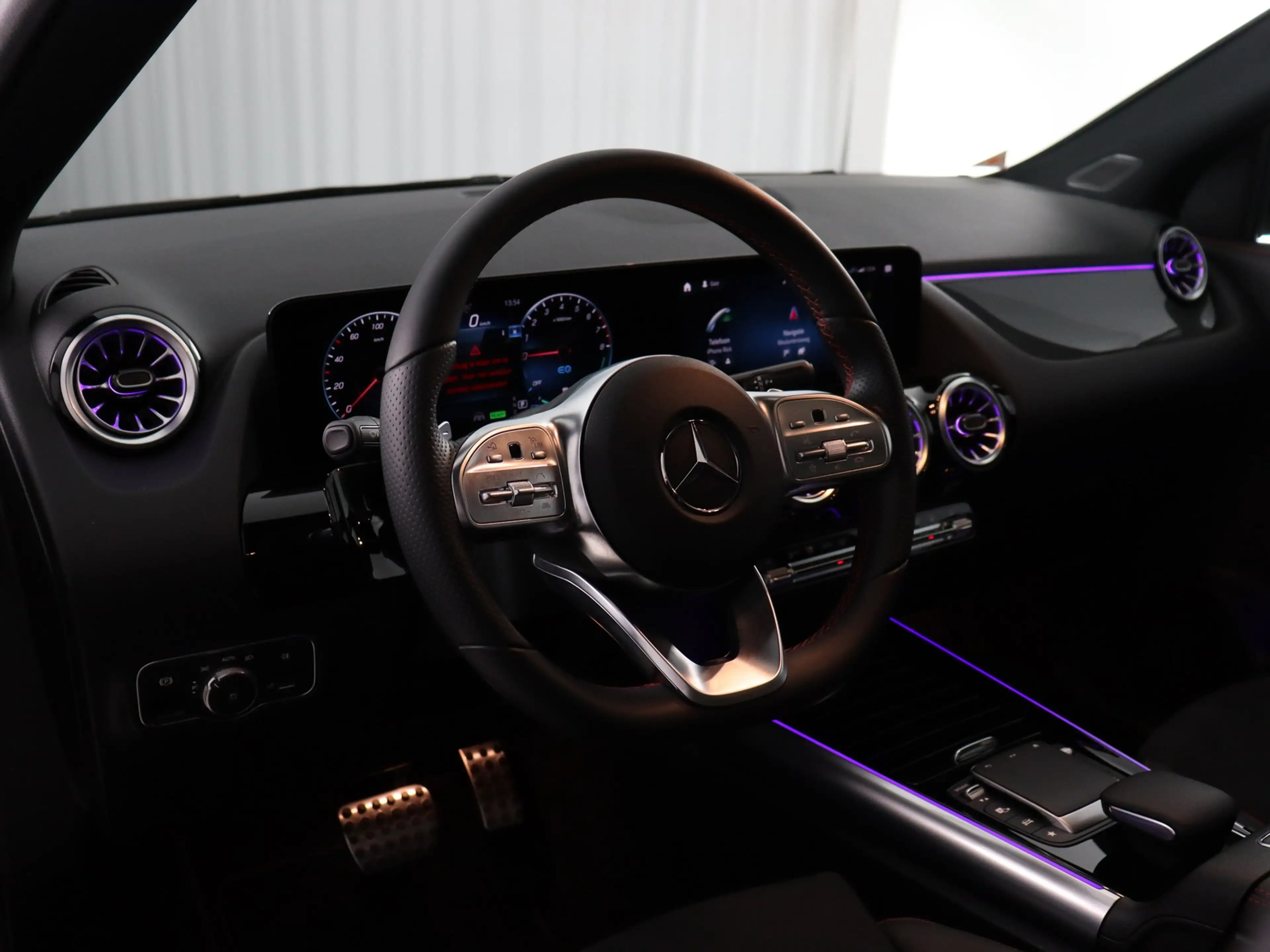Mercedes-Benz GLA 250 e AMG Line (Pano / 360 Camera / Burmester / ACC / — photo 3