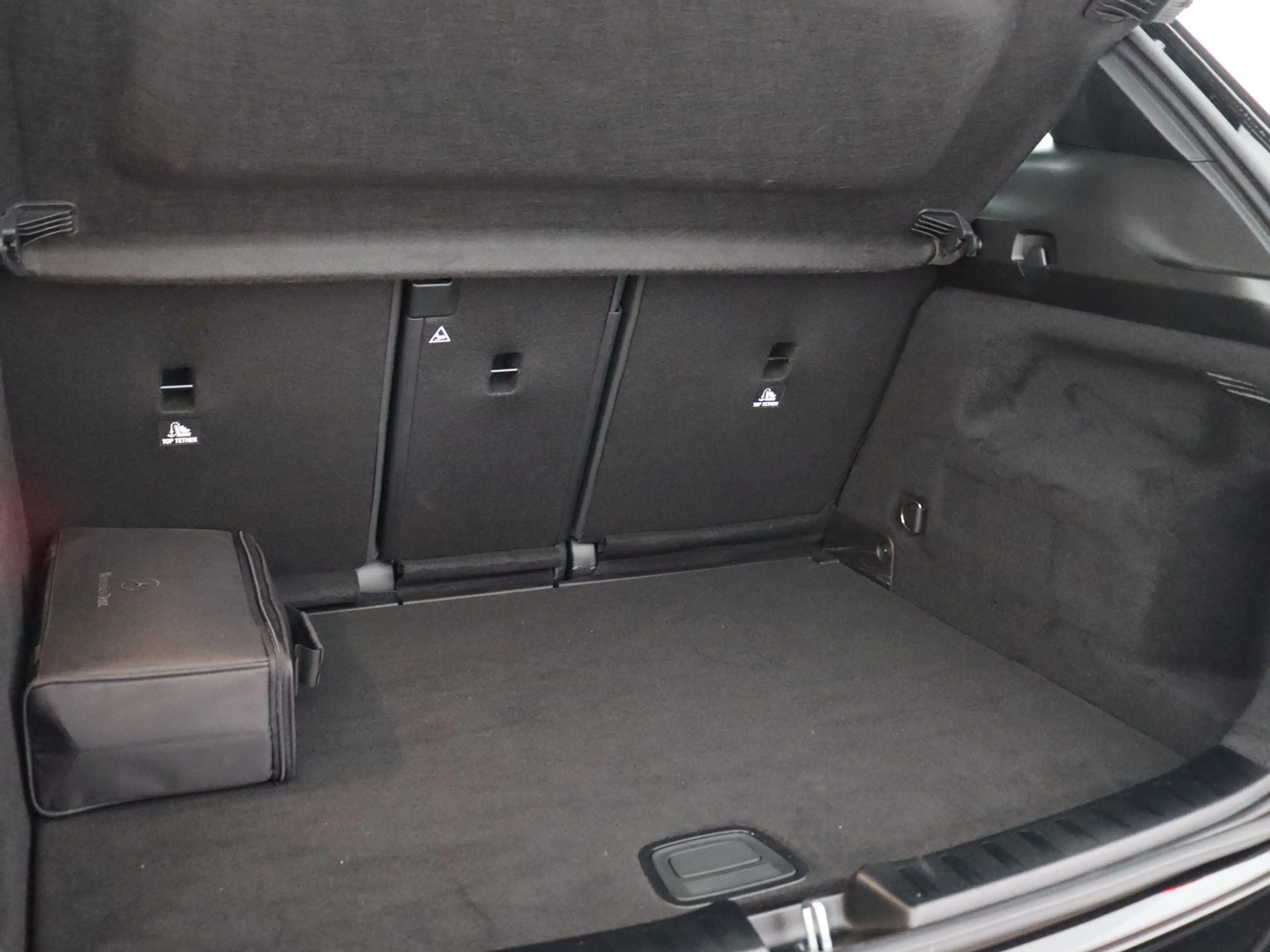 Mercedes-Benz GLA 250 e AMG Line (Pano / 360 Camera / Burmester / ACC / — photo 44