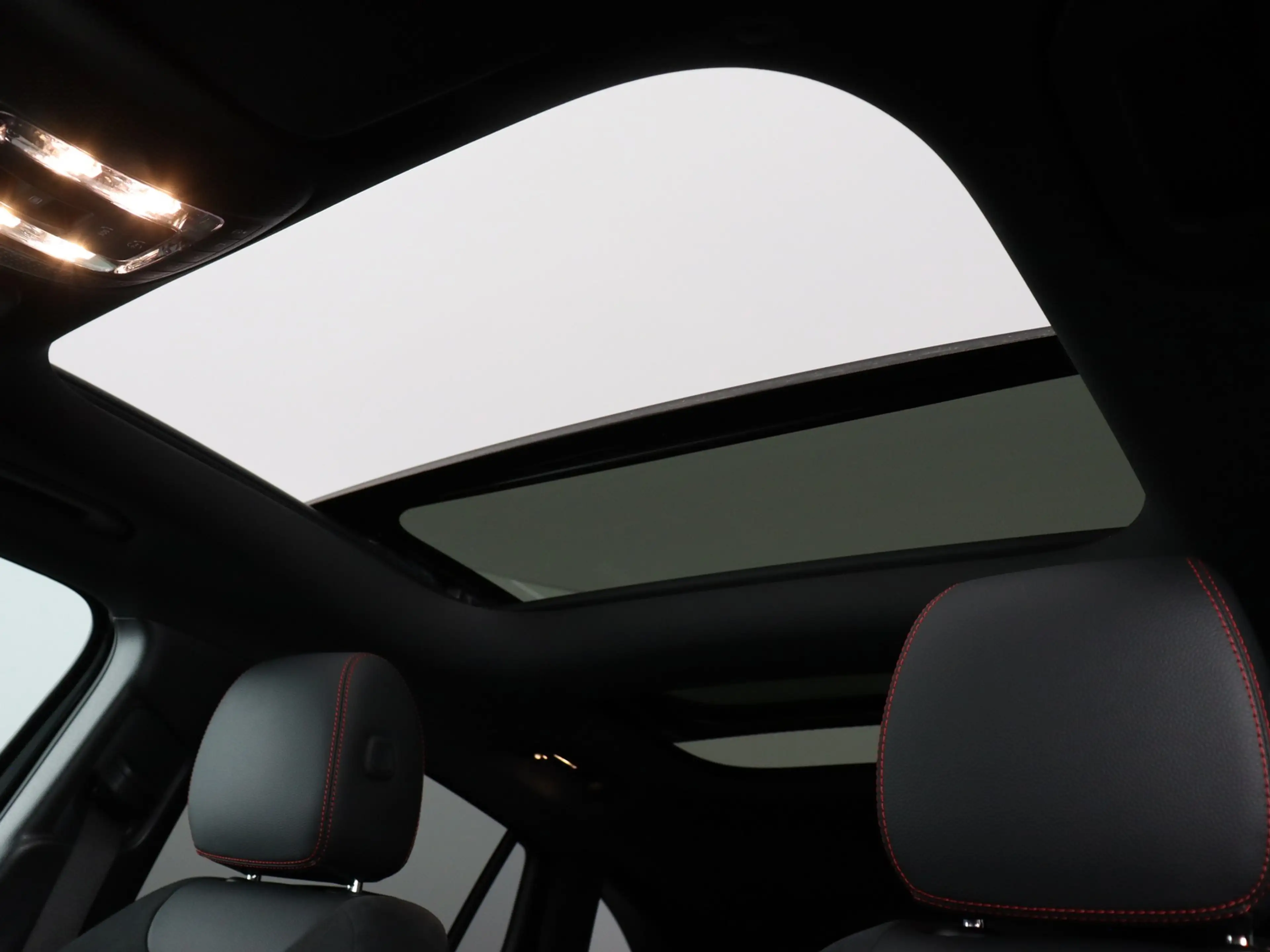 Mercedes-Benz GLA 250 e AMG Line (Pano / 360 Camera / Burmester / ACC / — photo 37