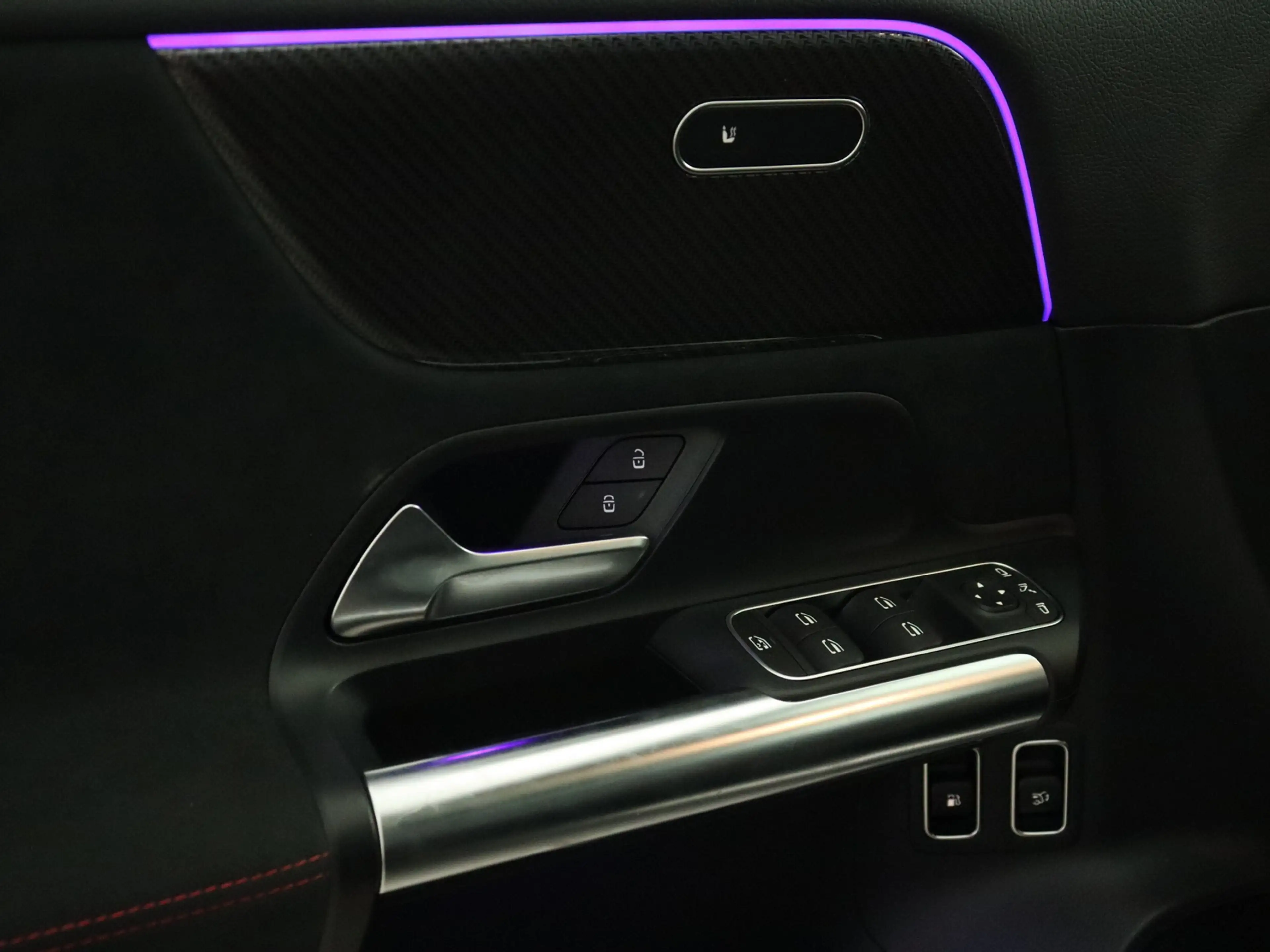 Mercedes-Benz GLA 250 e AMG Line (Pano / 360 Camera / Burmester / ACC / — photo 10