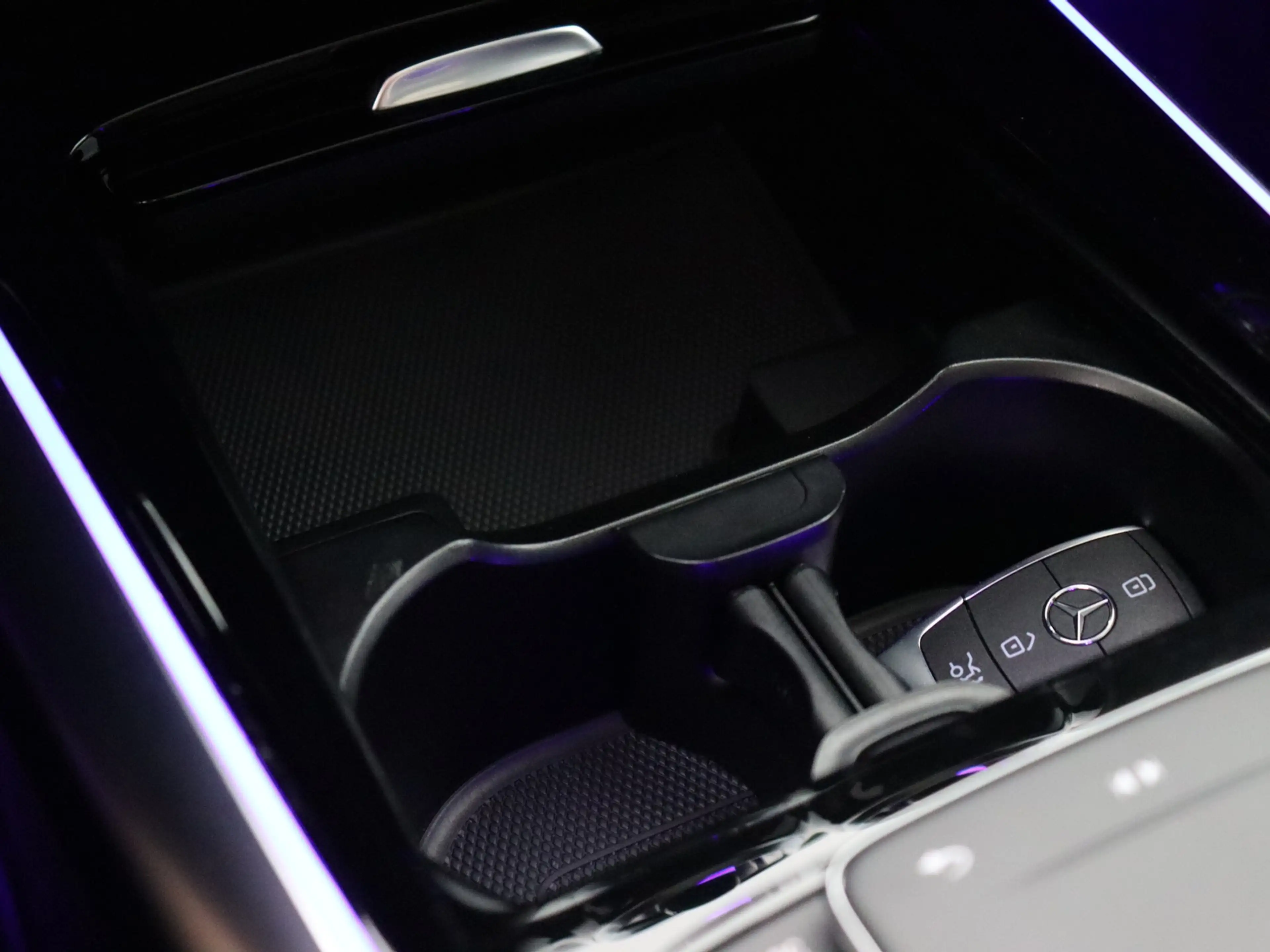 Mercedes-Benz GLA 250 e AMG Line (Pano / 360 Camera / Burmester / ACC / — photo 31