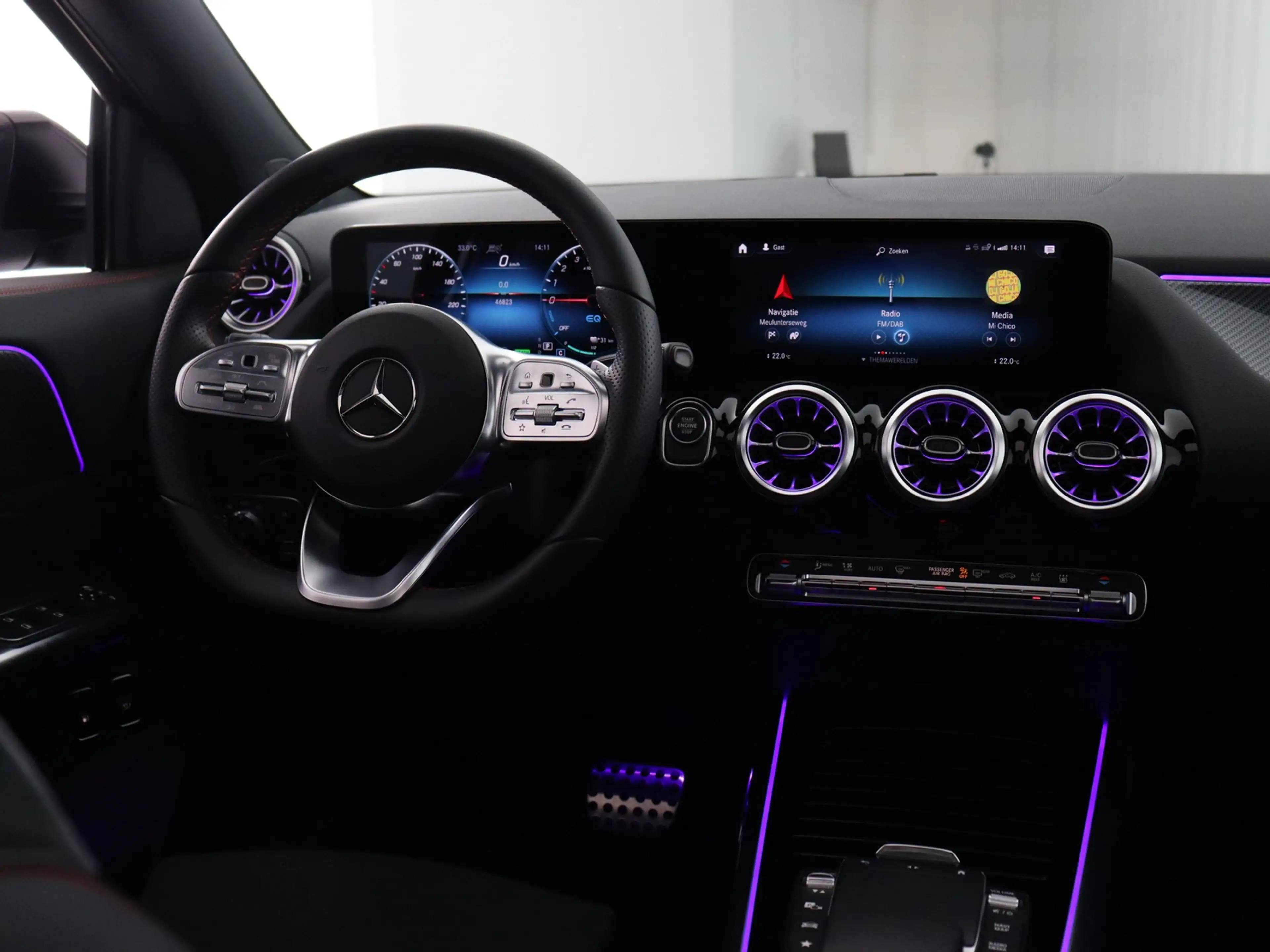 Mercedes-Benz GLA 250 e AMG Line (Pano / 360 Camera / Burmester / ACC / — photo 34