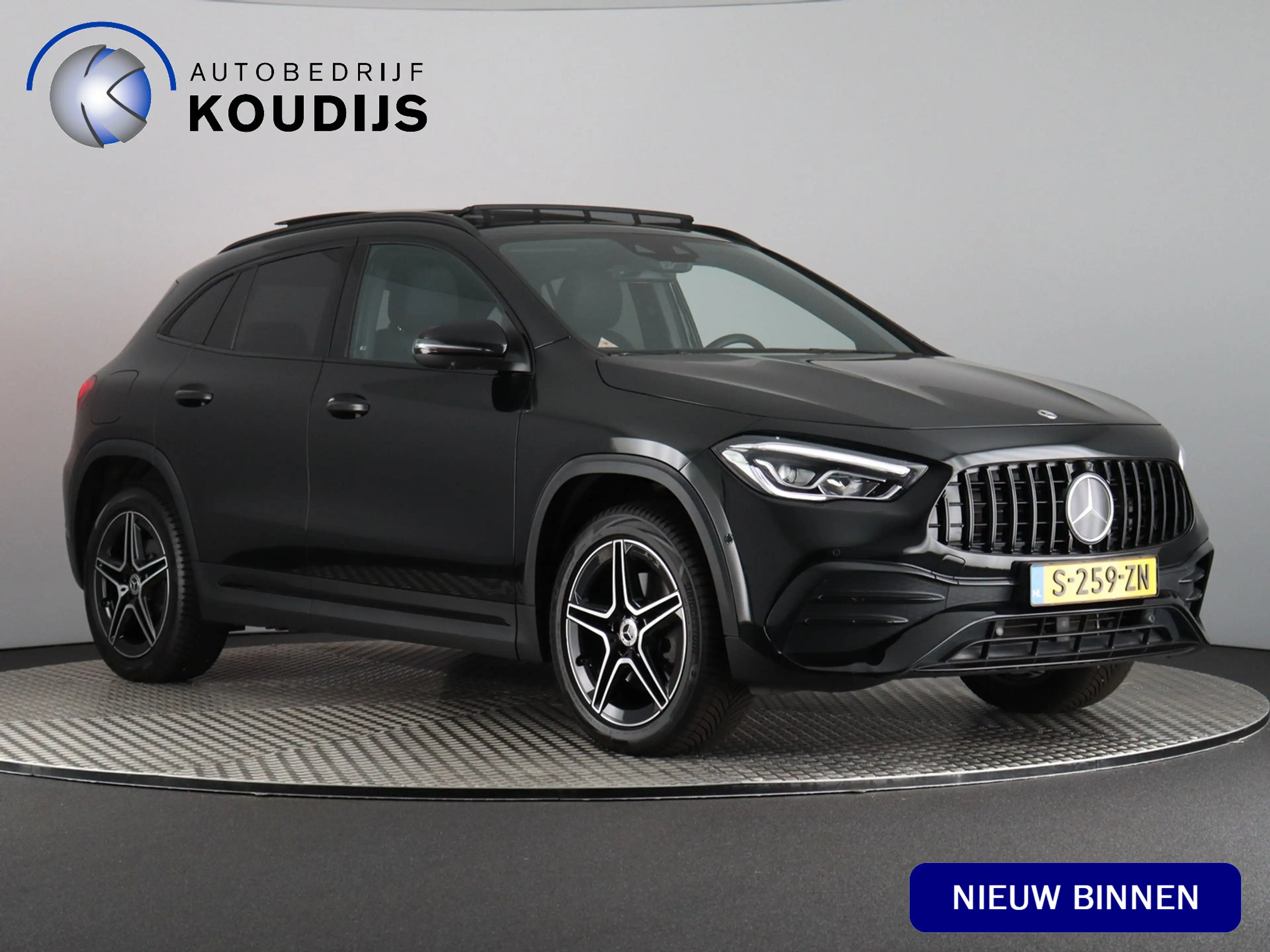 Mercedes-Benz GLA 250 e AMG Line (Pano / 360 Camera / Burmester / ACC /