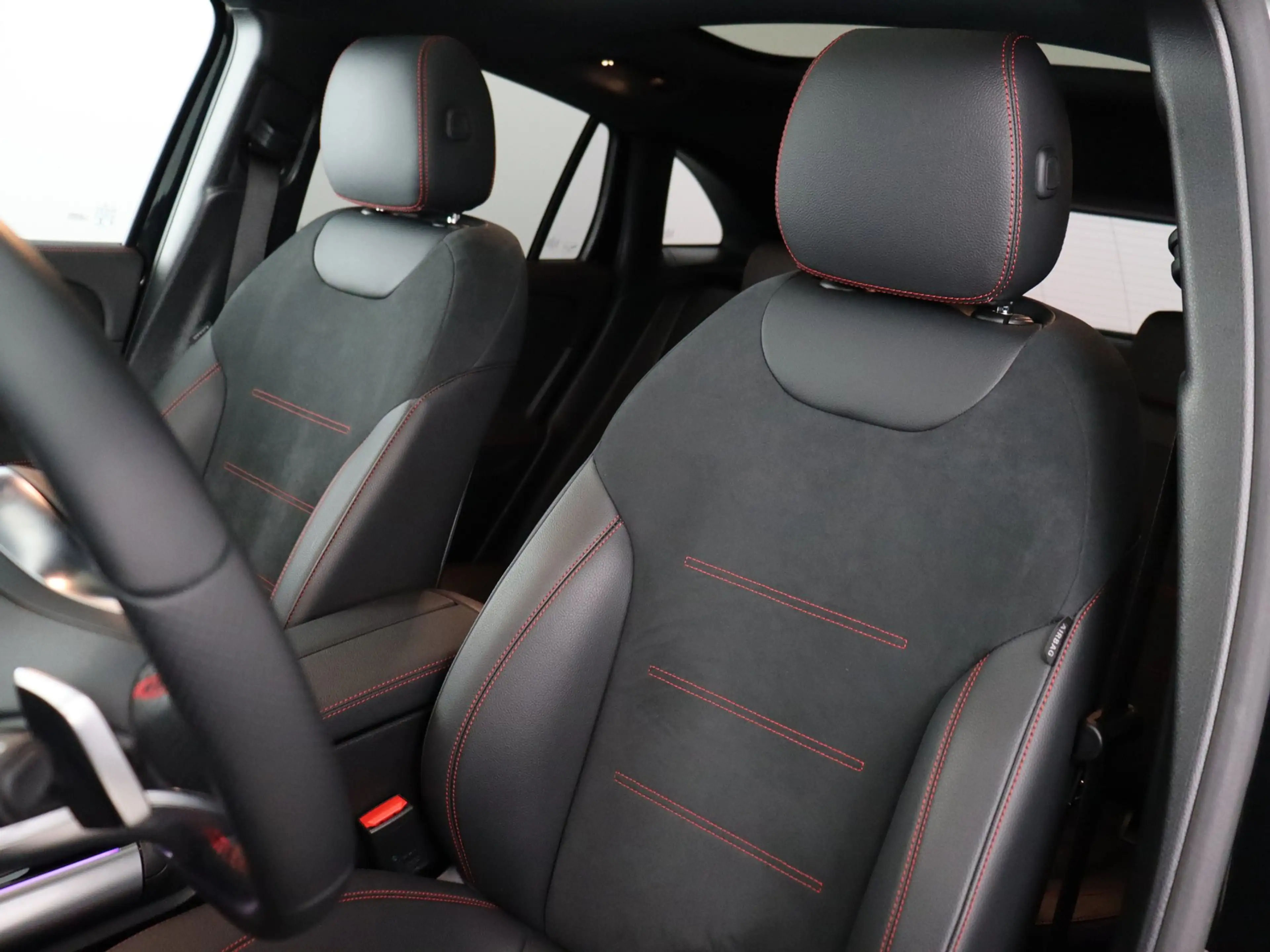 Mercedes-Benz GLA 250 e AMG Line (Pano / 360 Camera / Burmester / ACC / — photo 11