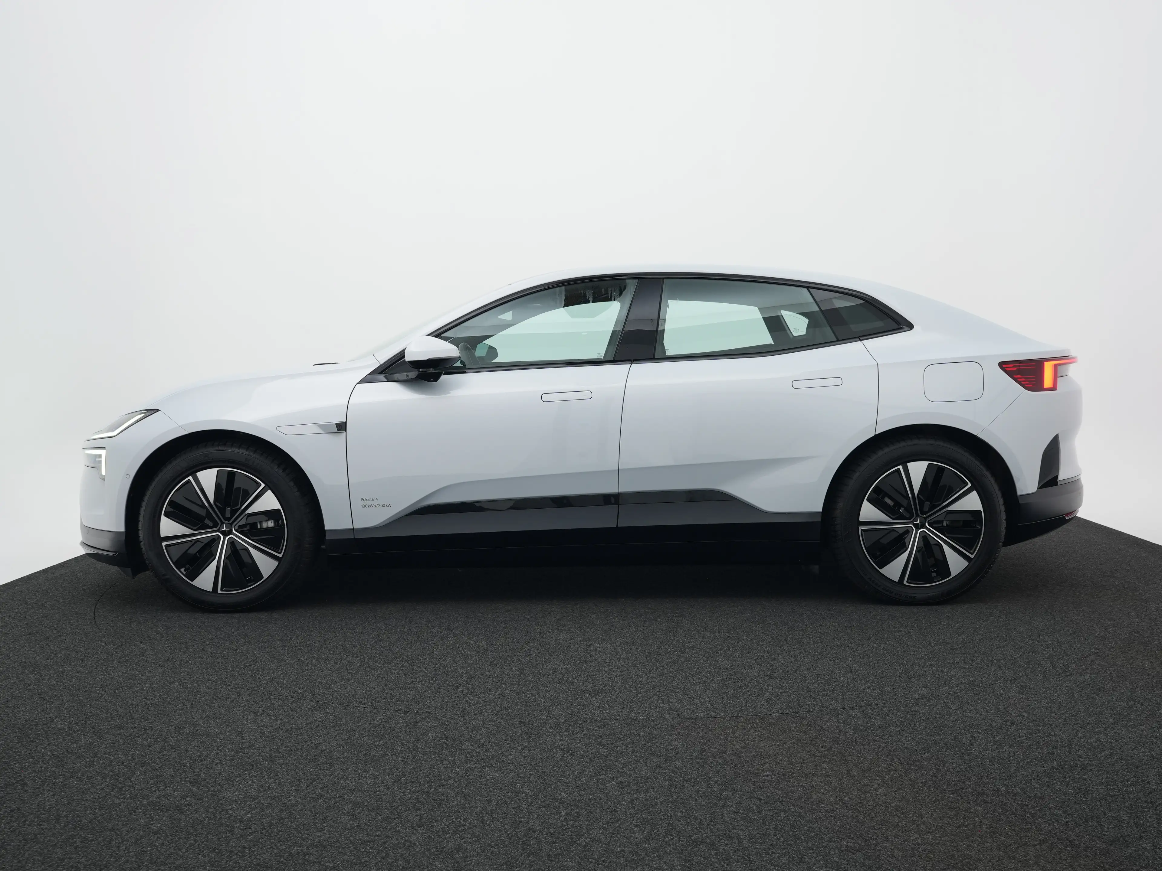 Polestar 4 100 kWh Long Range Single | 360° Camera | Adaptive — photo 3