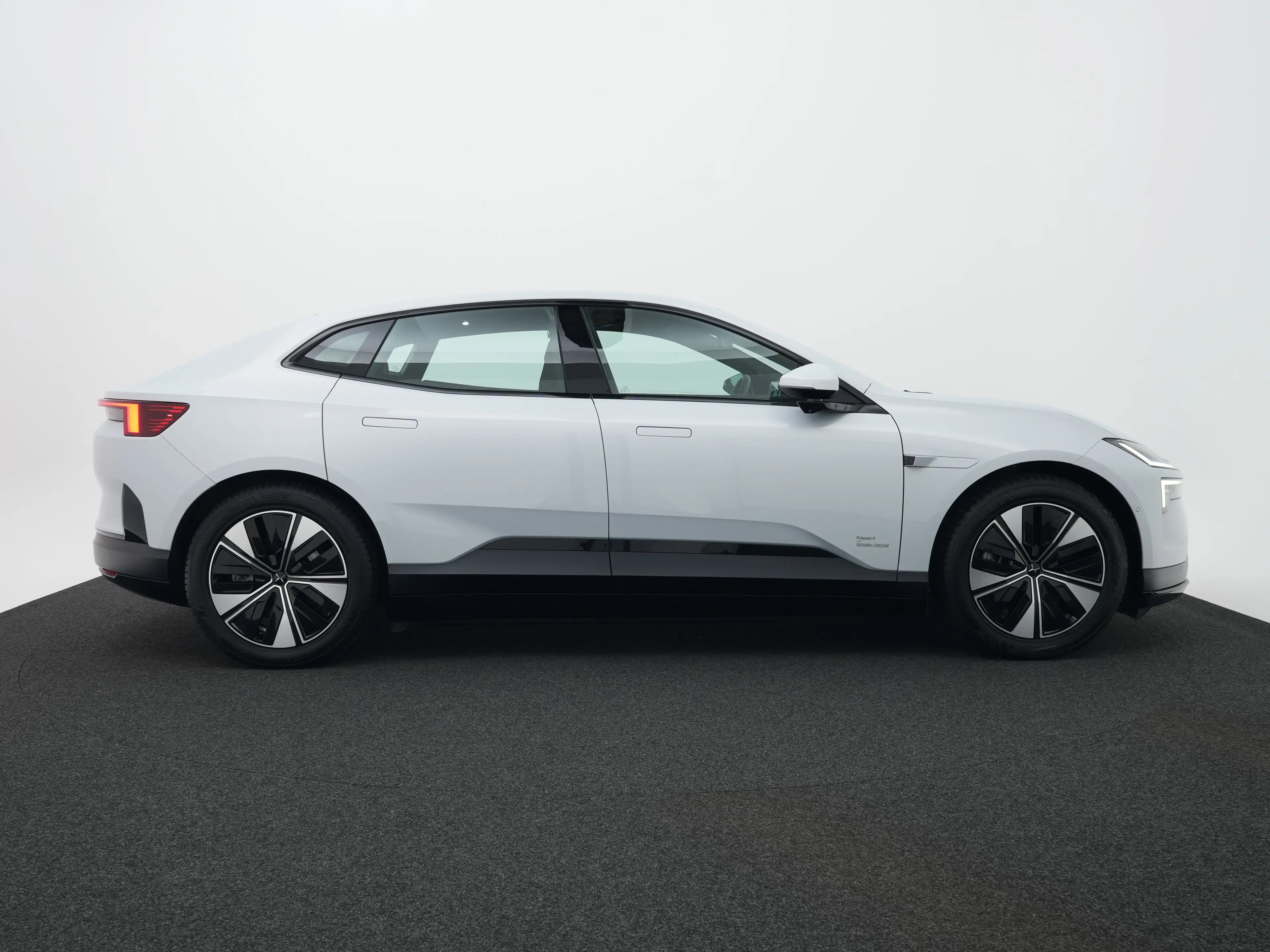Polestar 4 100 kWh Long Range Single | 360° Camera | Adaptive — photo 4