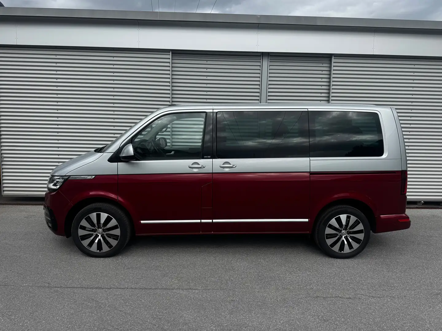 Volkswagen T6.1 Multivan Cruise Silber - 2