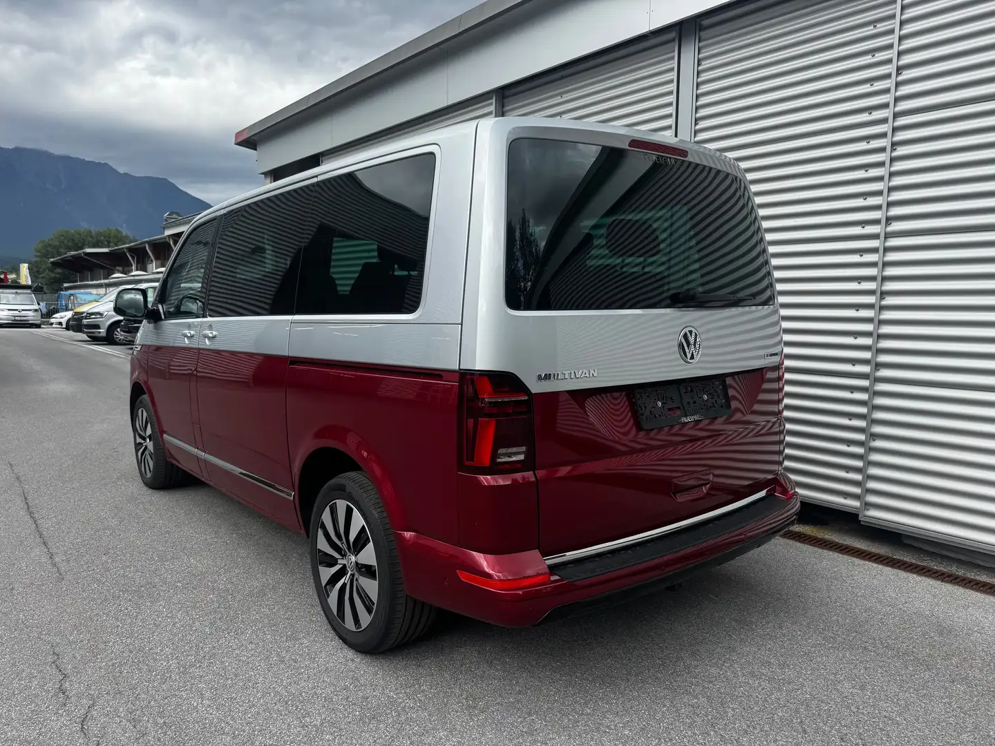 Volkswagen T6.1 Multivan Cruise Silber - 1