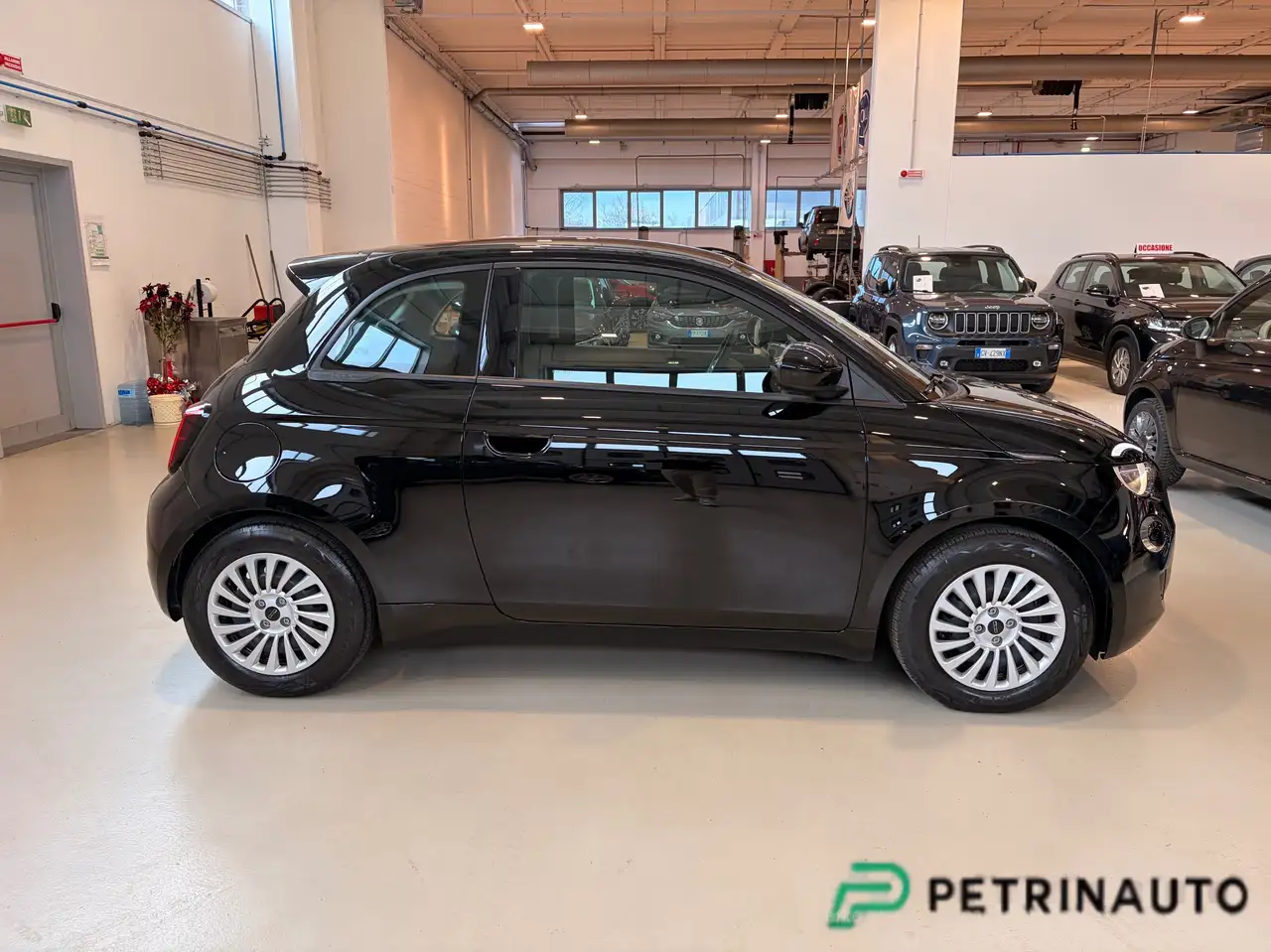 Fiat 500e 42 kWh hatchback-320 berlina Nazionale 4