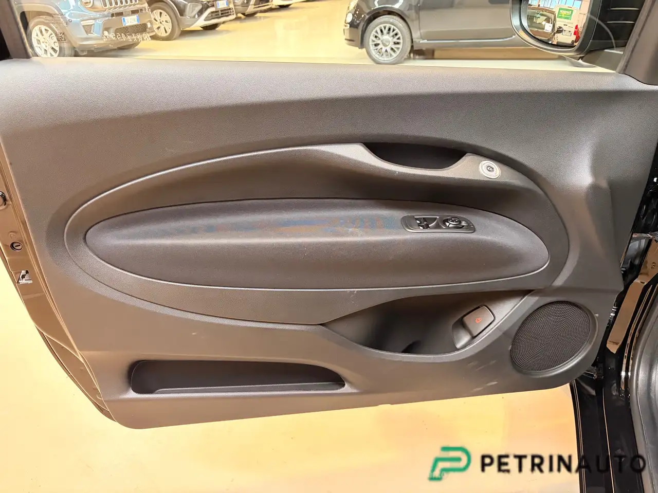 Fiat 500e 42 kWh hatchback-320 berlina Nazionale 9