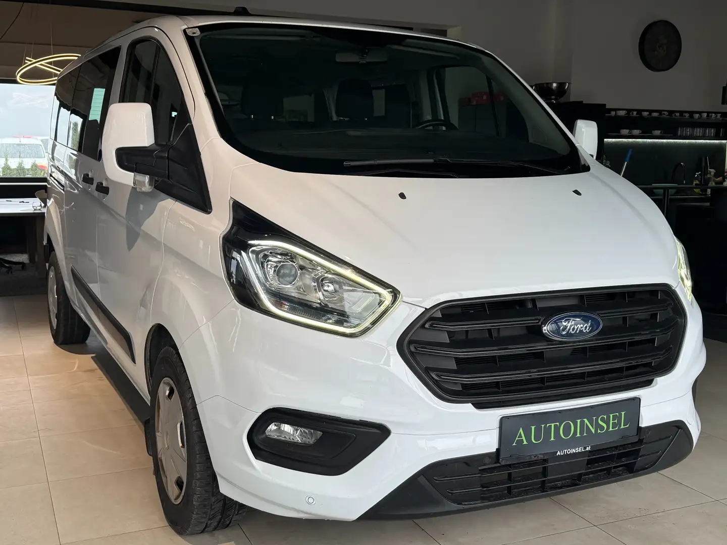 Ford Transit Custom Variobus L2H1 9 Sitzer 320 Weiß - 2