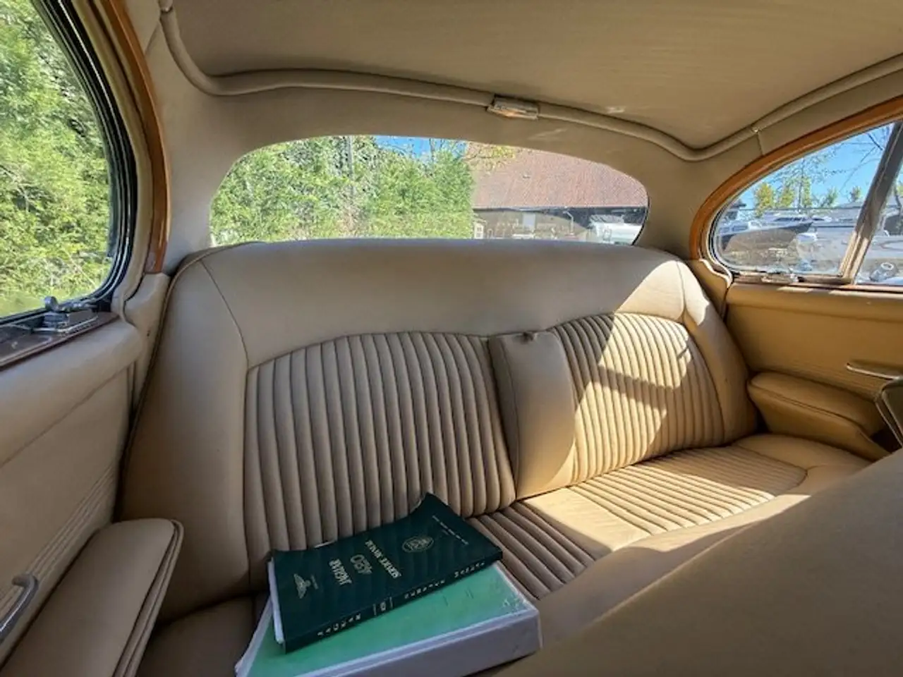 Jaguar 420, foto 10