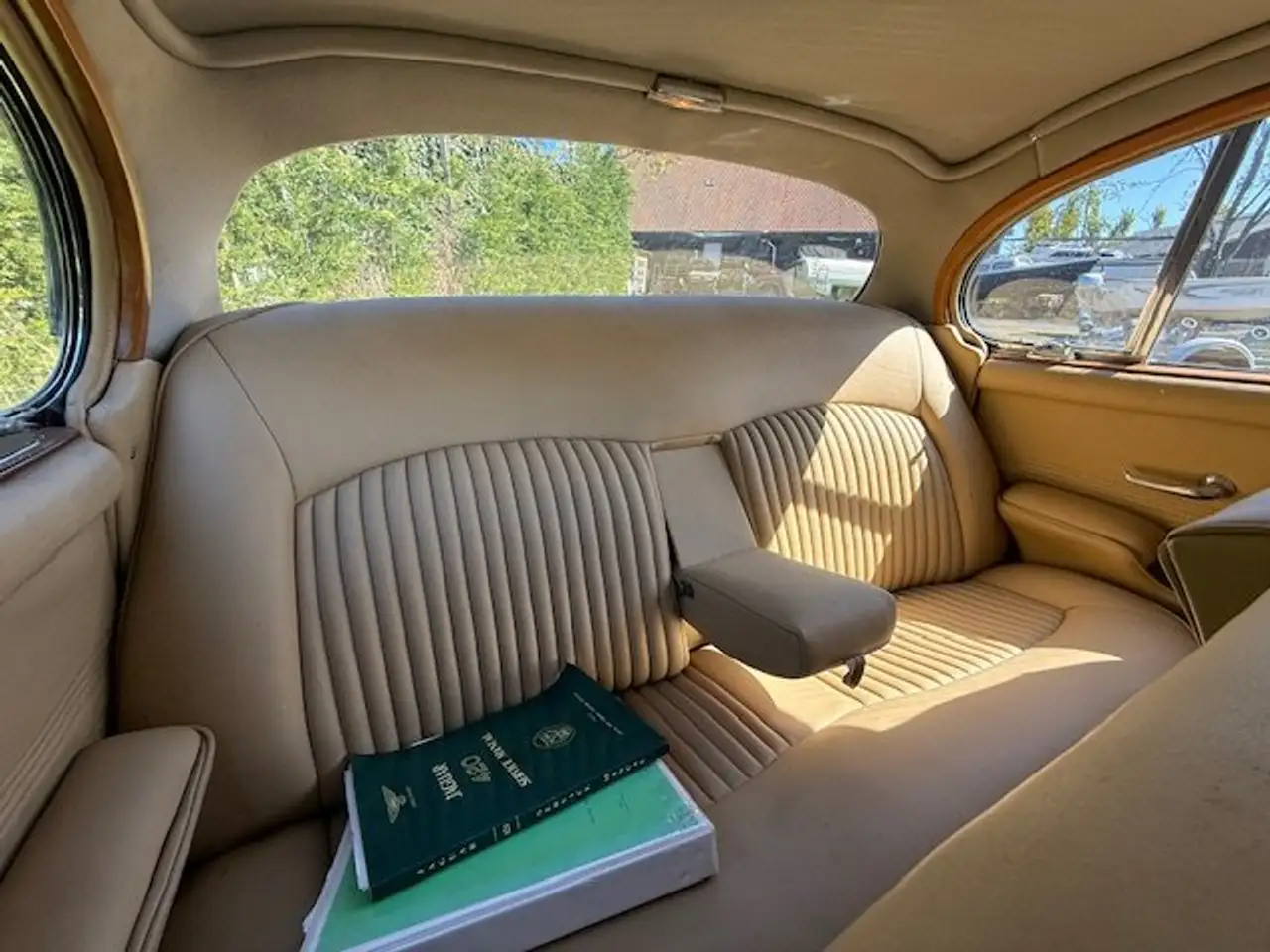 Jaguar 420, foto 6
