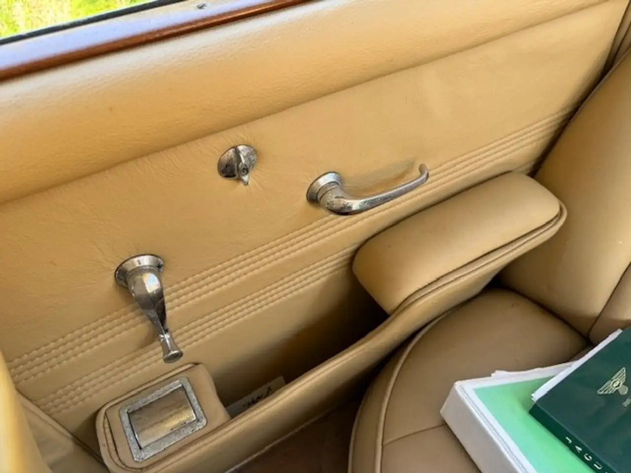 Jaguar 420, foto 11