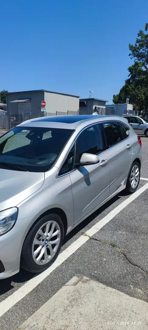 BMW 218 Serie 2 Active Tourer Advantage Šedá - 2