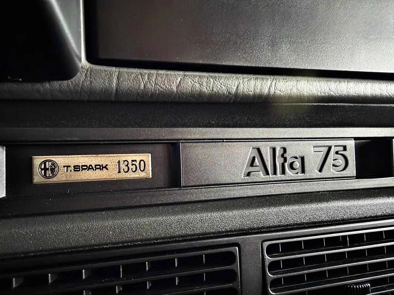 Alfa Romeo 75 2.0i Twin Spark ASN ESEMPLARE n°1350/3500, foto 12