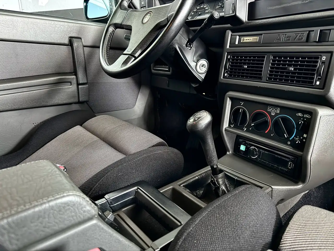 Alfa Romeo 75 2.0i Twin Spark ASN ESEMPLARE n°1350/3500, foto 10