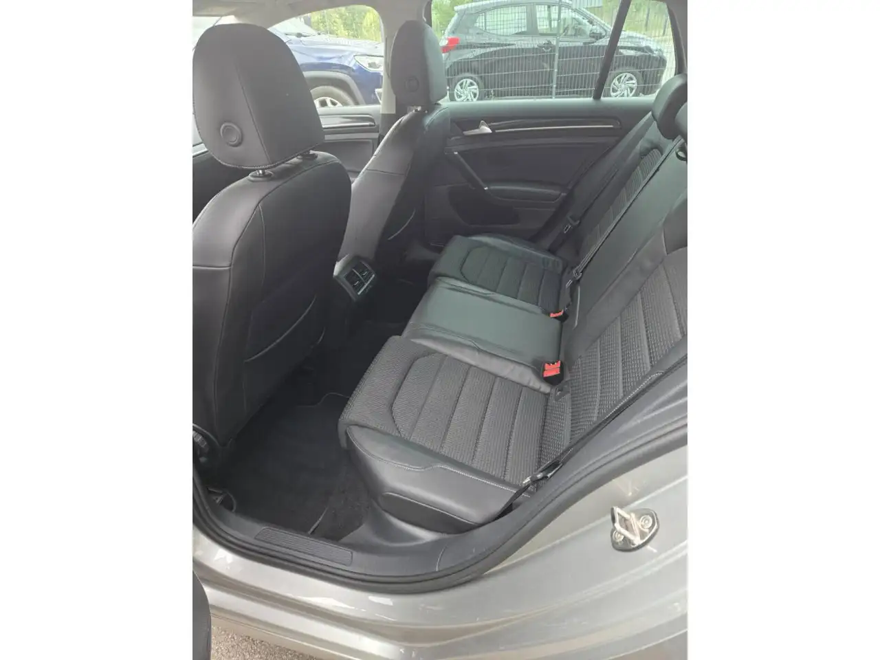 Volkswagen Golf Standard Model — photo 9