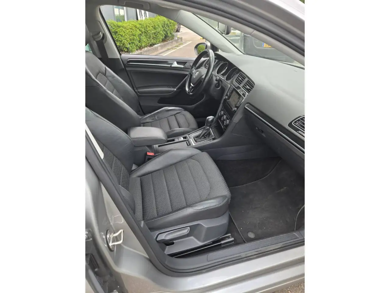Volkswagen Golf Standard Model — photo 13
