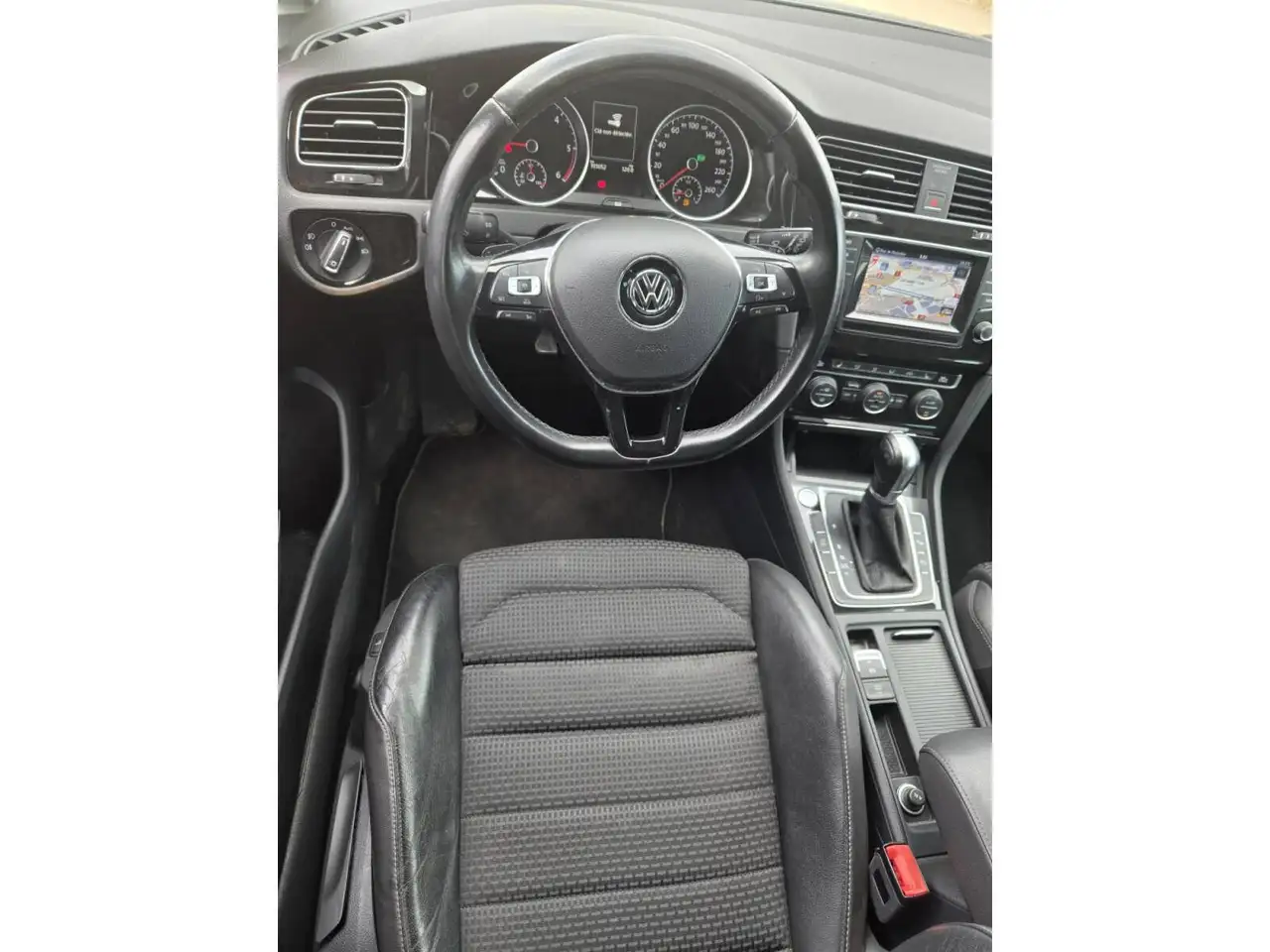 Volkswagen Golf Standard Model — photo 12