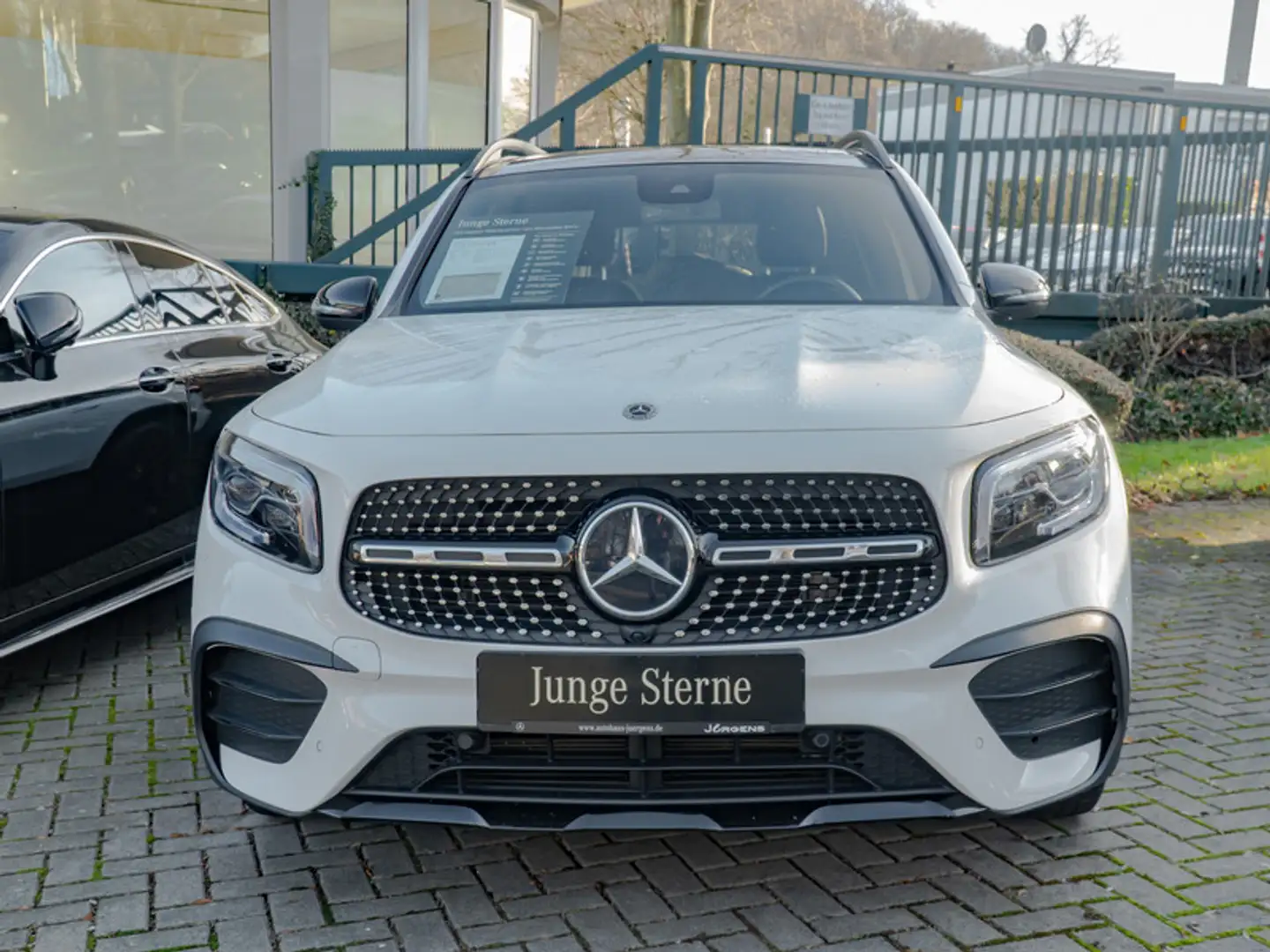 Mercedes-Benz GLB 220 d 4M AMG-Sport/MLB/Pano/Night/Stdhz/19' Weiß - 2