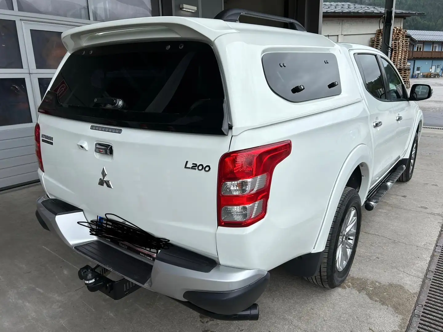 Mitsubishi L200 L 200 2,4 DI-D 4WD Doppelkabine Instyle Instyle Weiß - 2
