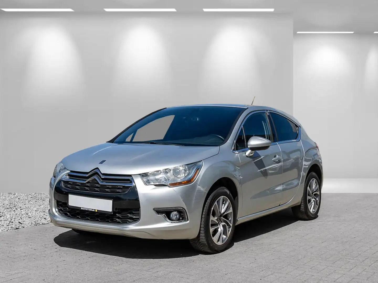 DS Automobiles DS 4 1.6 SoChic Teilled+Navi+PDC+Privacy+Klimaaut+LMF+T Gris - 2