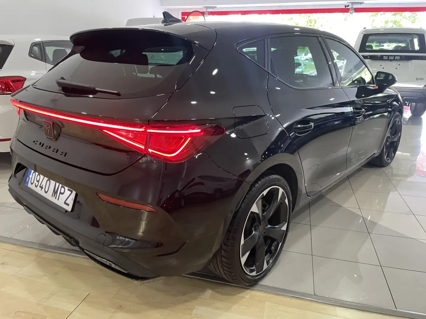 CUPRA Leon 1.5 ETSI Tech Edition DSG 110Kw Zwart - 2