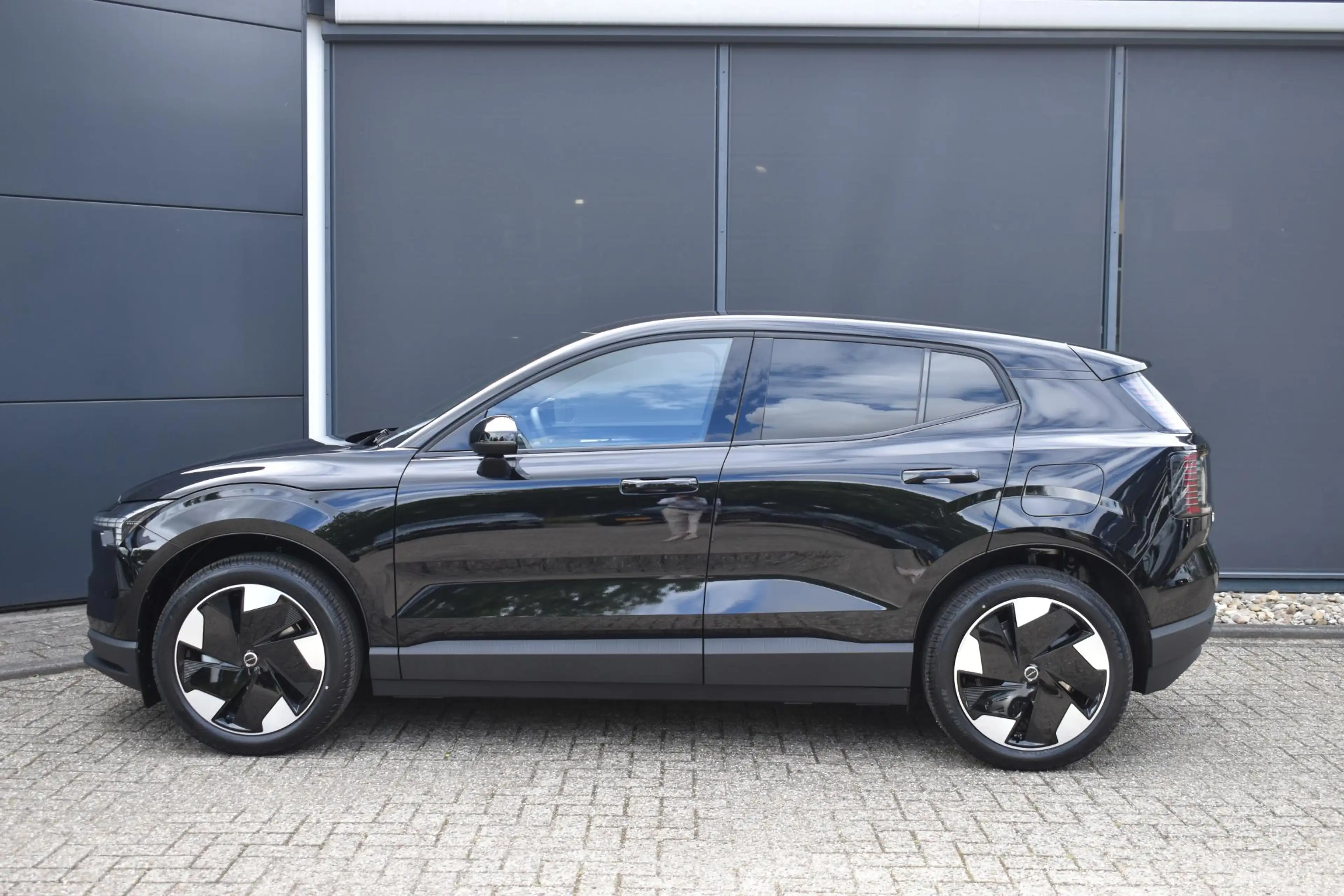 Volvo EX30 P5 Long Range Plus Europa 69 kWh | DEMO DEAL! | Ha — photo 5