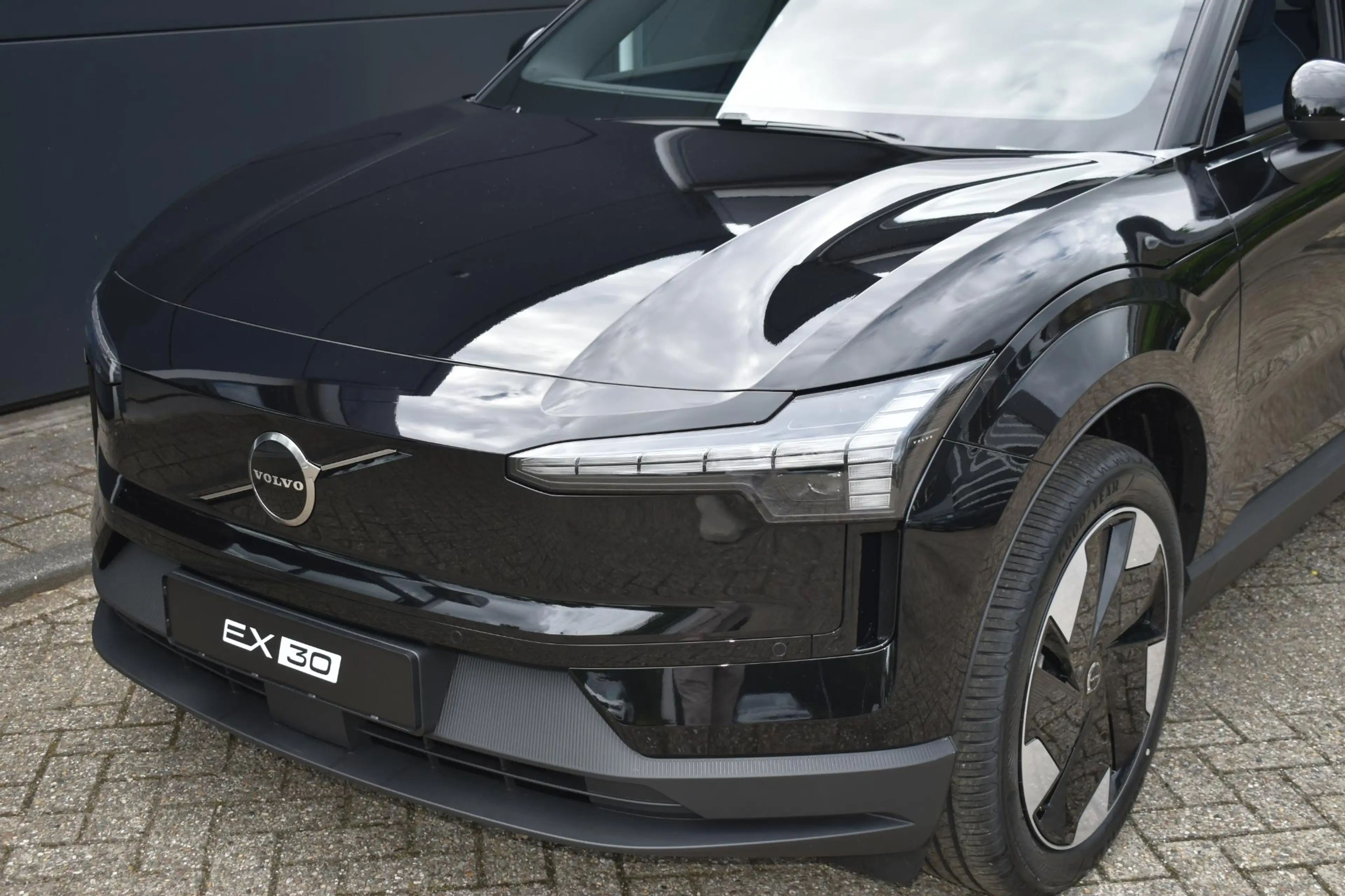 Volvo EX30 P5 Long Range Plus Europa 69 kWh | DEMO DEAL! | Ha — photo 3