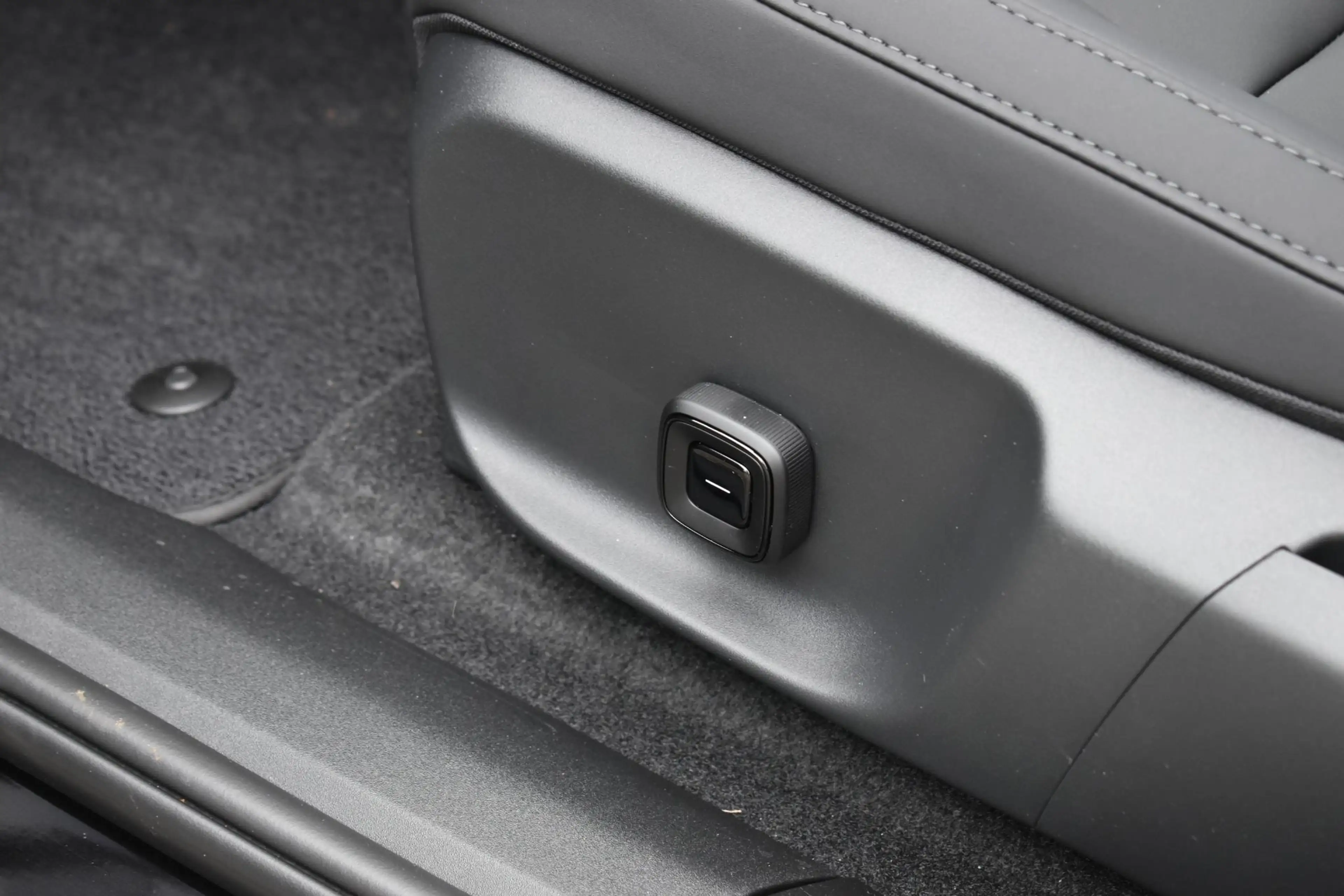 Volvo EX30 P5 Long Range Plus Europa 69 kWh | DEMO DEAL! | Ha — photo 15