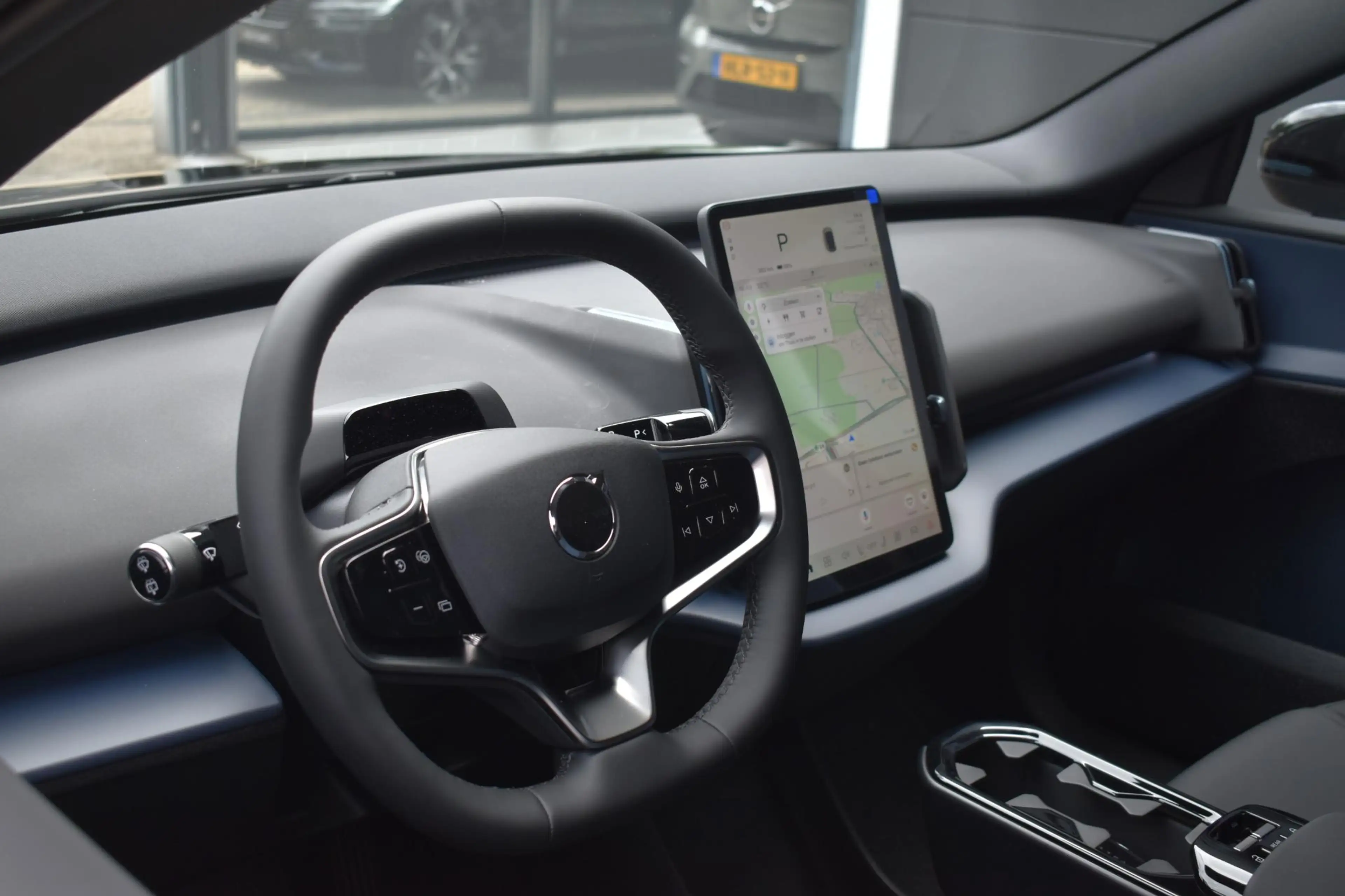 Volvo EX30 P5 Long Range Plus Europa 69 kWh | DEMO DEAL! | Ha — photo 12