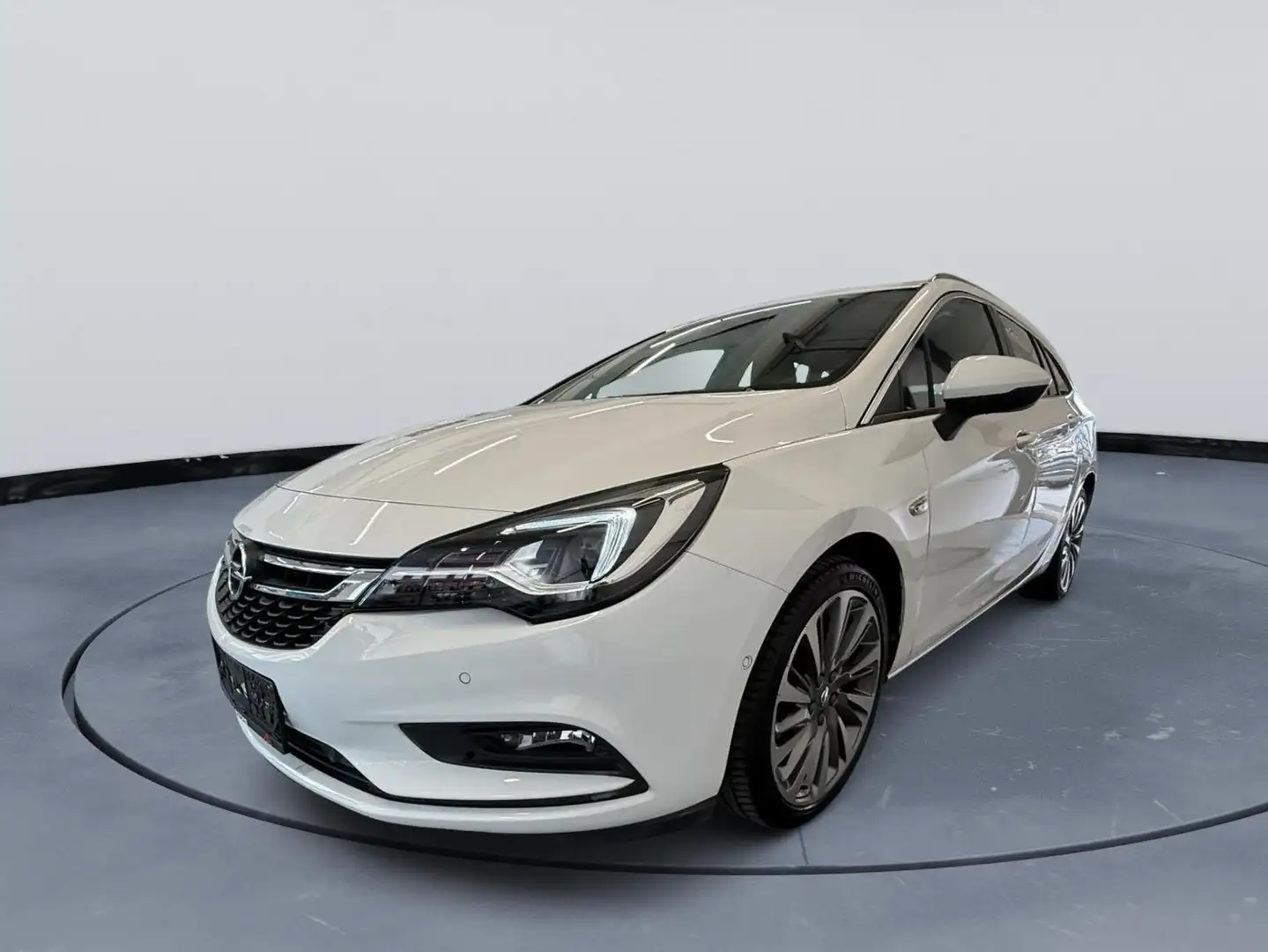 Opel Astra Astra ST 1,6 CDTI  Innovation Vollausstattung Weiß - 2