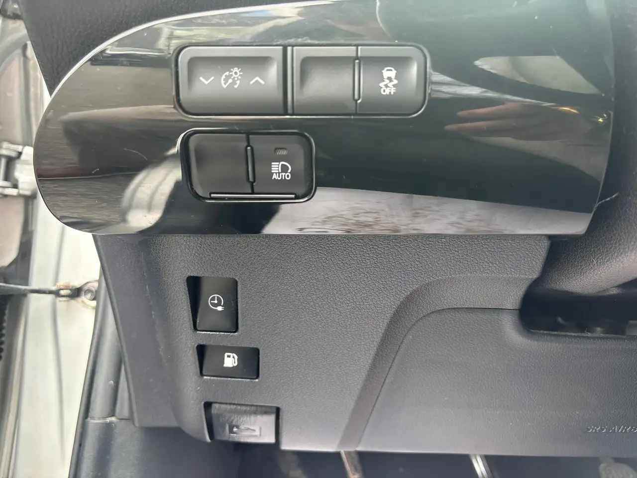 Toyota Prius Prime снимка Toyota Prius Prime
