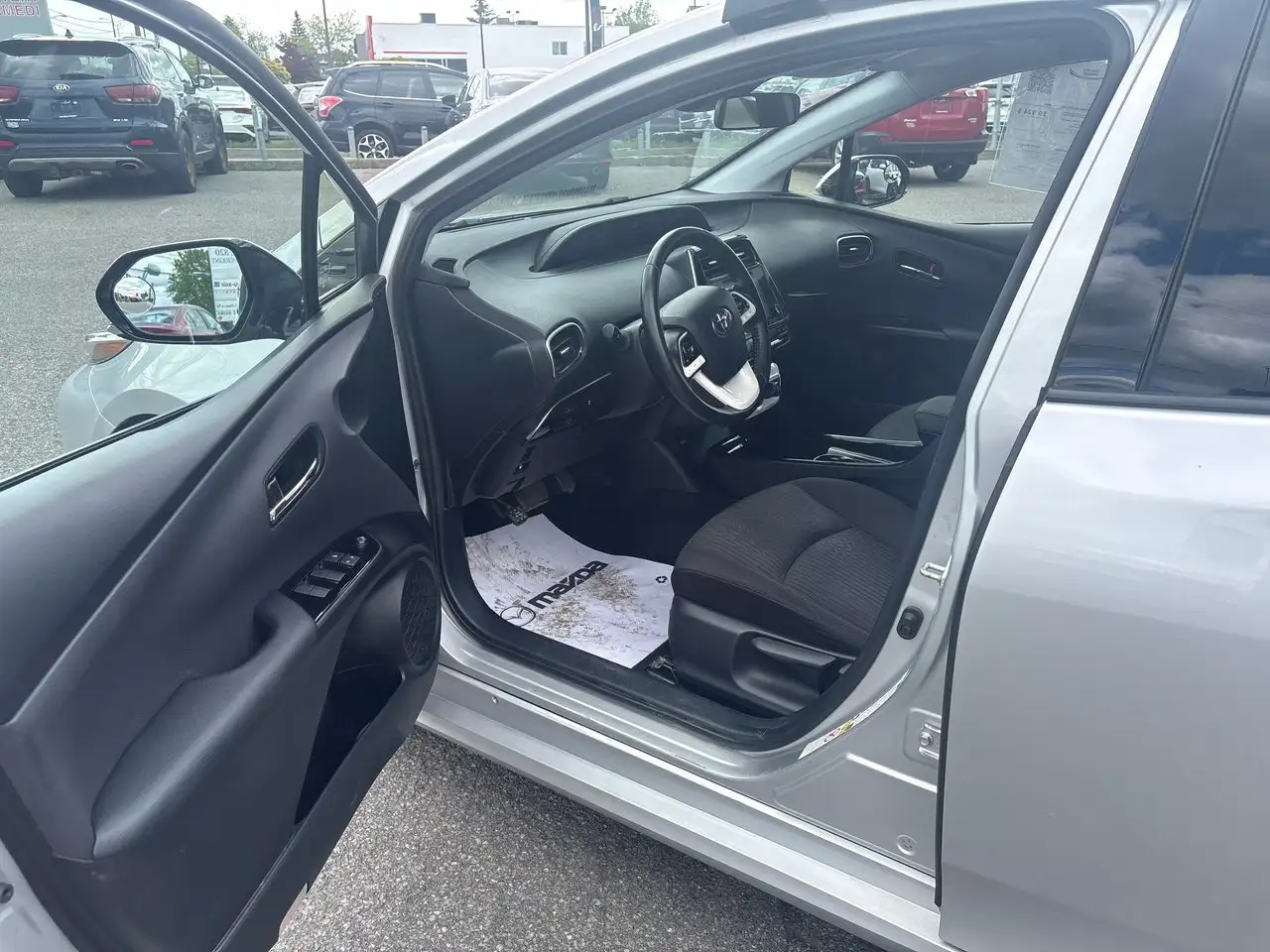 Toyota Prius Prime снимка Toyota Prius Prime