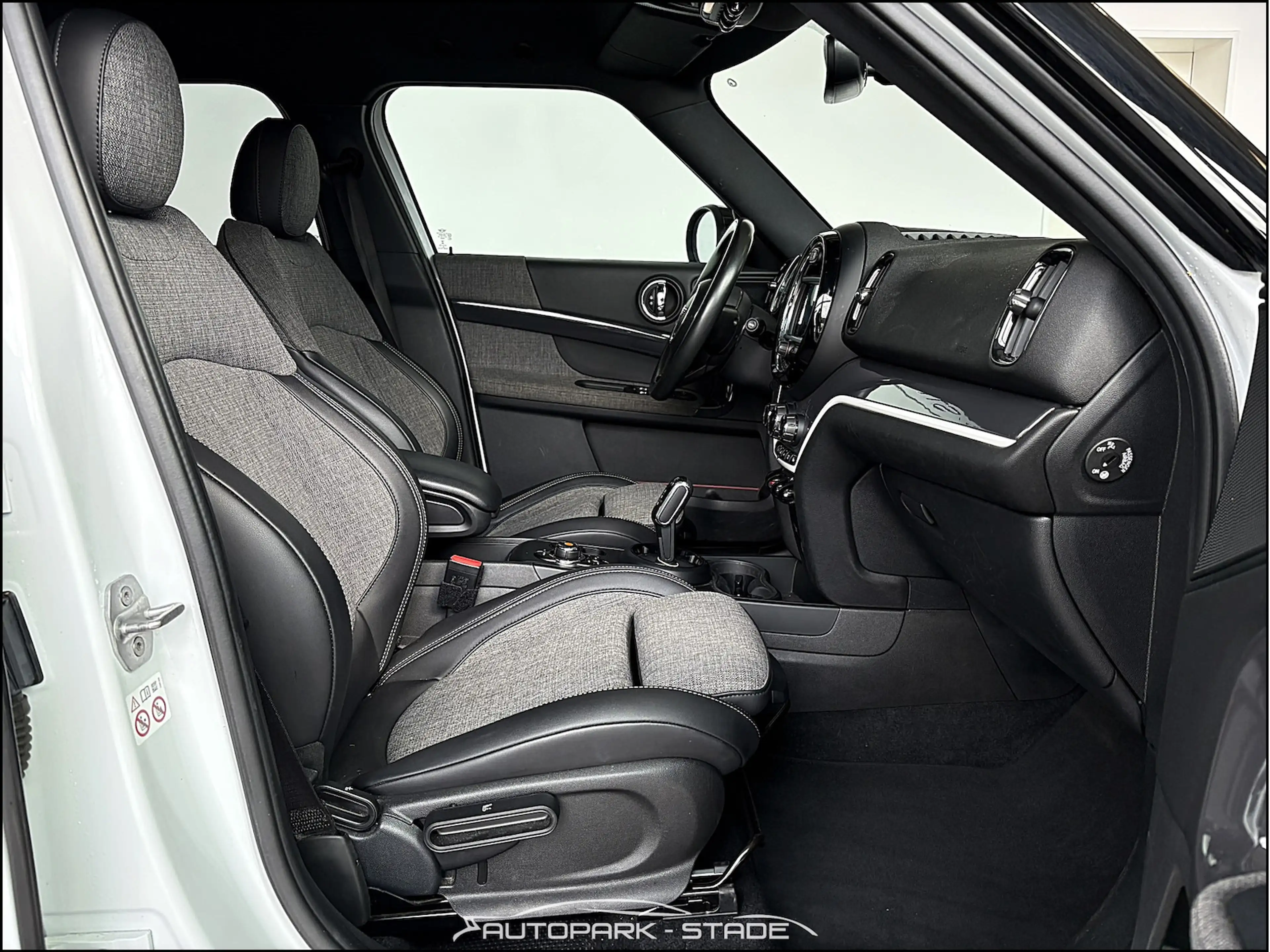 MINI Cooper SD Countryman All4 Aut. Temp. LED Assist — photo 10