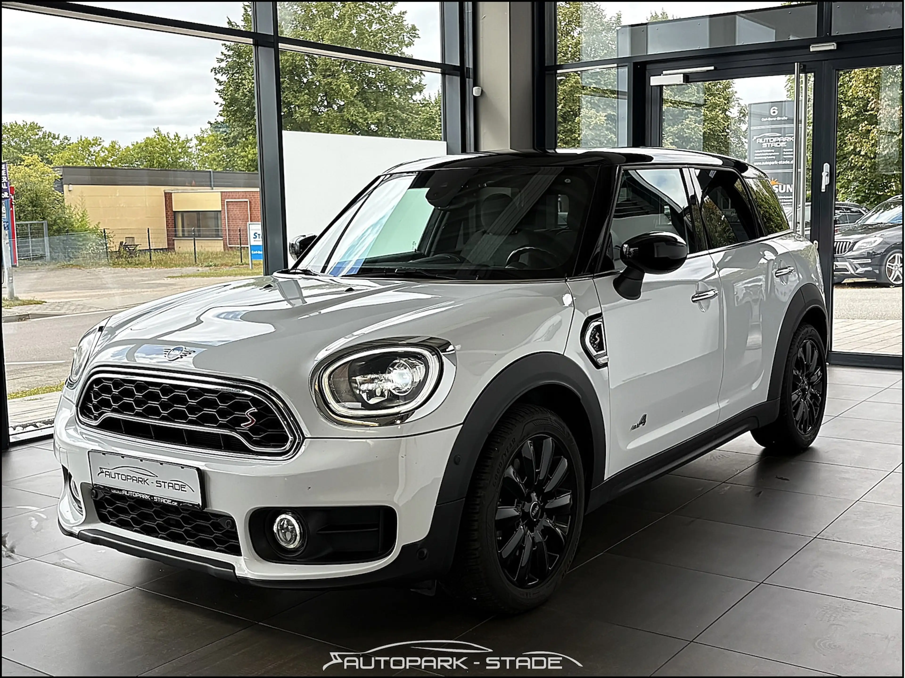 MINI Cooper SD Countryman All4 Aut. Temp. LED Assist — photo 9