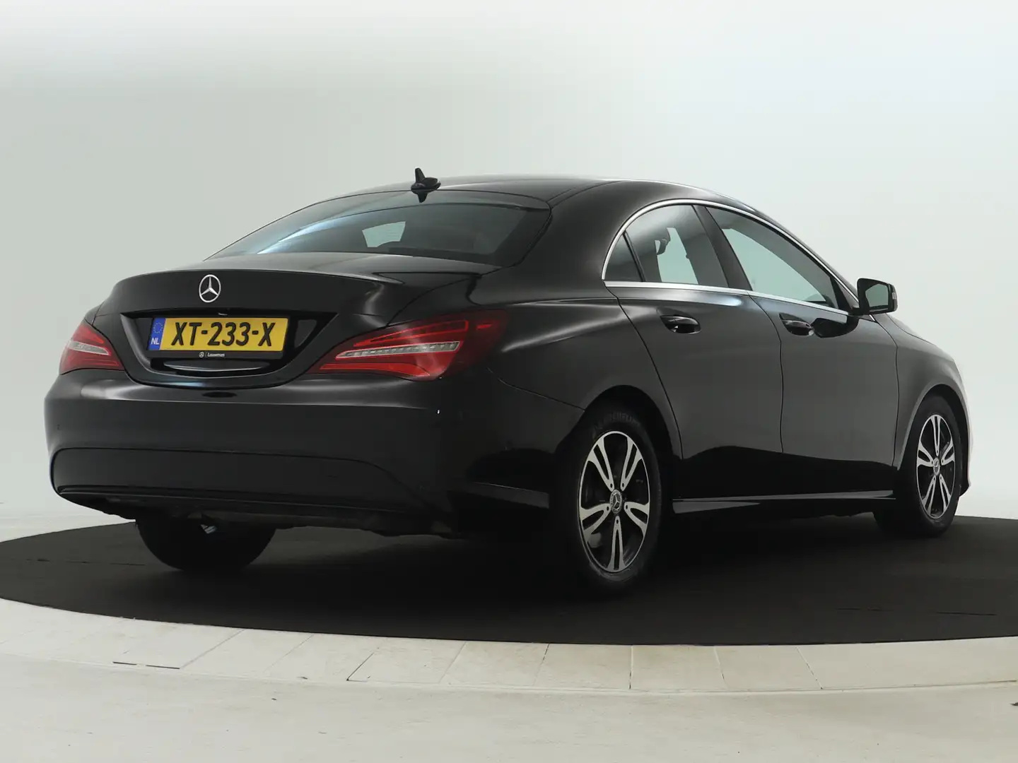 Mercedes-Benz CLA 180 Automaat | Navigatie | Parkeersensoren + achteruit Noir - 2
