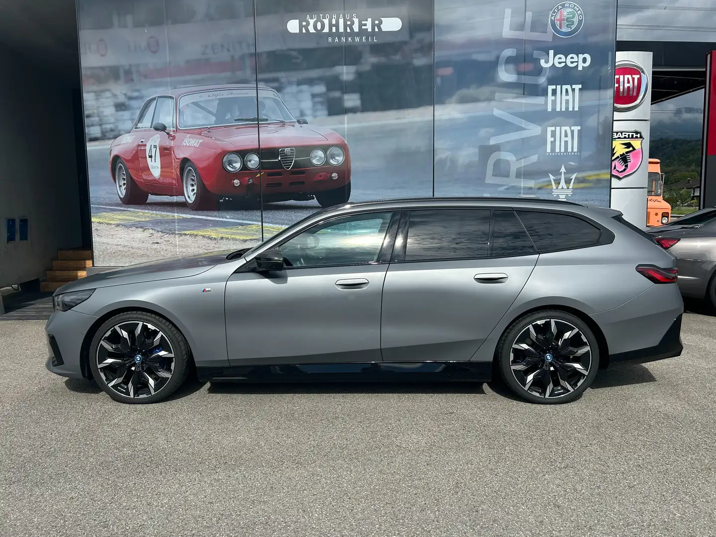 BMW i5 i5 M60 Touring xDrive 81,2kWh Grau - 2