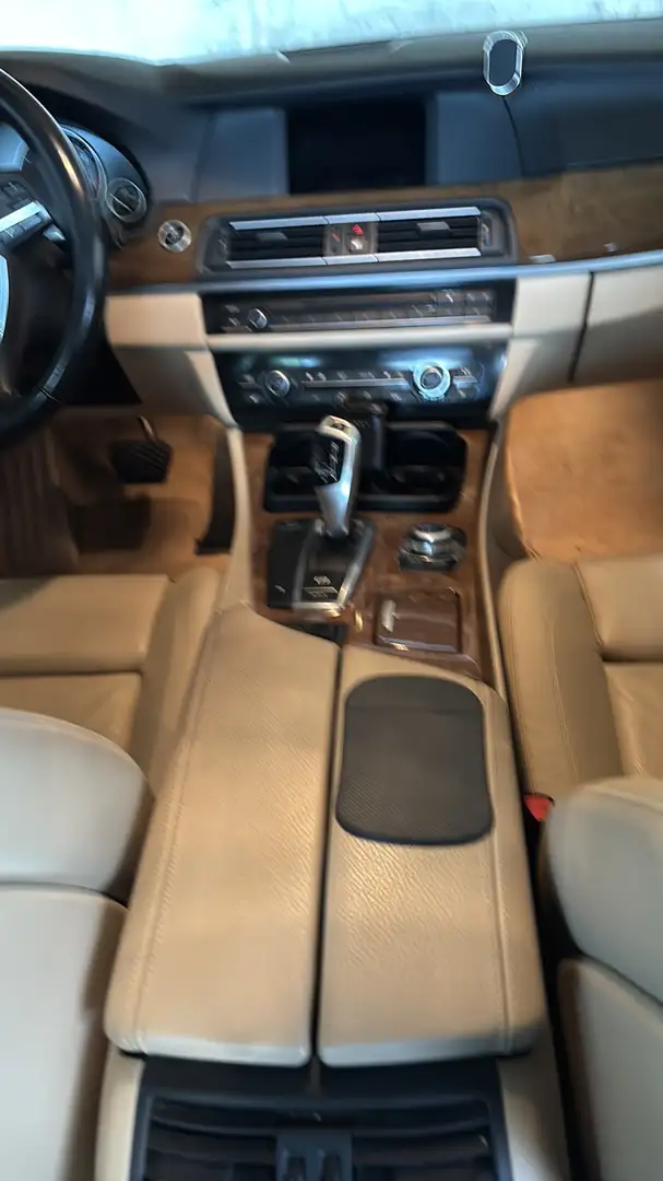 BMW 525 525d Österreich-Paket Aut. Schwarz - 2
