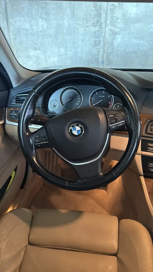 BMW 525 525d Österreich-Paket Aut. Schwarz - 1